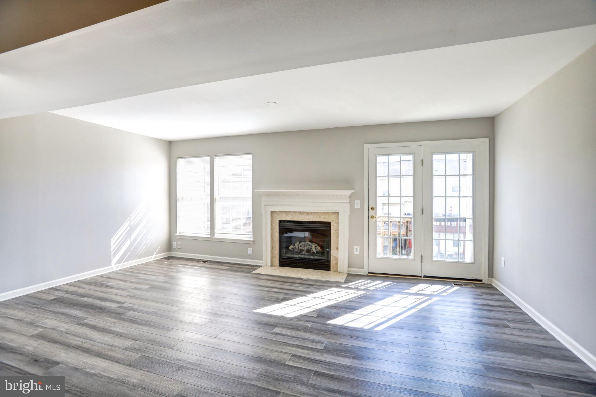 LAKELAND PLACE - Residential