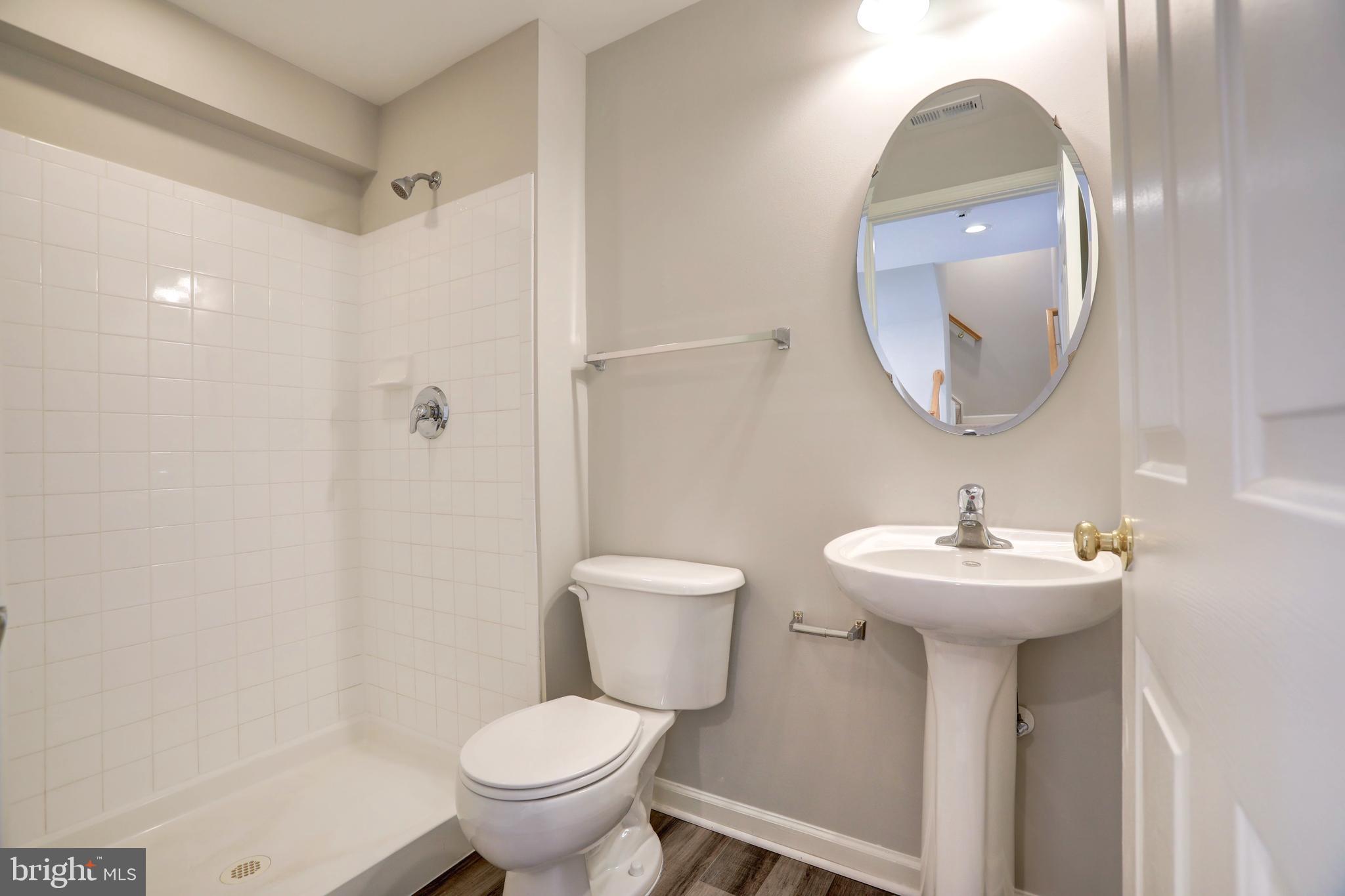 LAKELAND PLACE - Residential