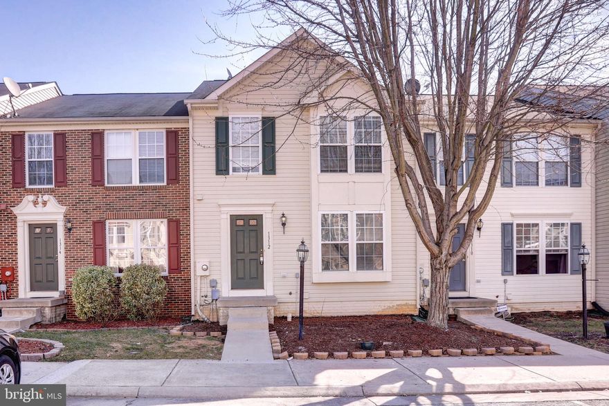 Renovated 2400 sq.ft 3-level townhome with 4 bedrooms and 3.5 bathrooms, a fully basement including rec room, den/bedroom, full bathroom, and laundry/utility room. This floorplan is bright and open, and features a 3-level extension that shows up in the rec room , the expanded country kitchen that includes a gas fireplace, and the master bedroom.  Upper level features a Primary Owner's Suite with Cathedral Ceiling and attached luxury bath with jetted tub and large walk in closet; 2 additional Junior Bedrooms share a full Bath.  New carpet and padding, new paint, new luxury vinyl flooring, new lighting, newer appliances - this home is in excellent condition. Located minutes and walking distance to dining and shopping!