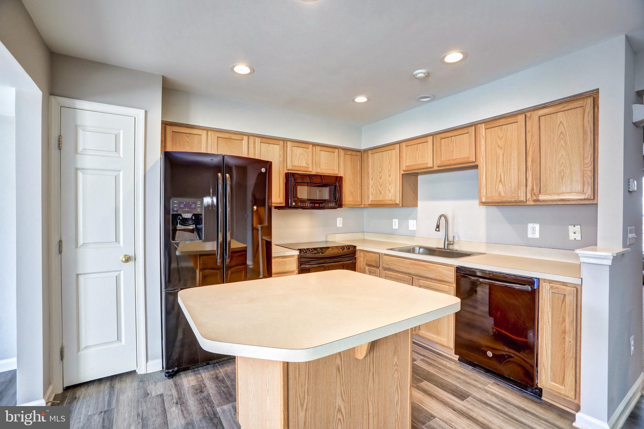 LAKELAND PLACE - Residential