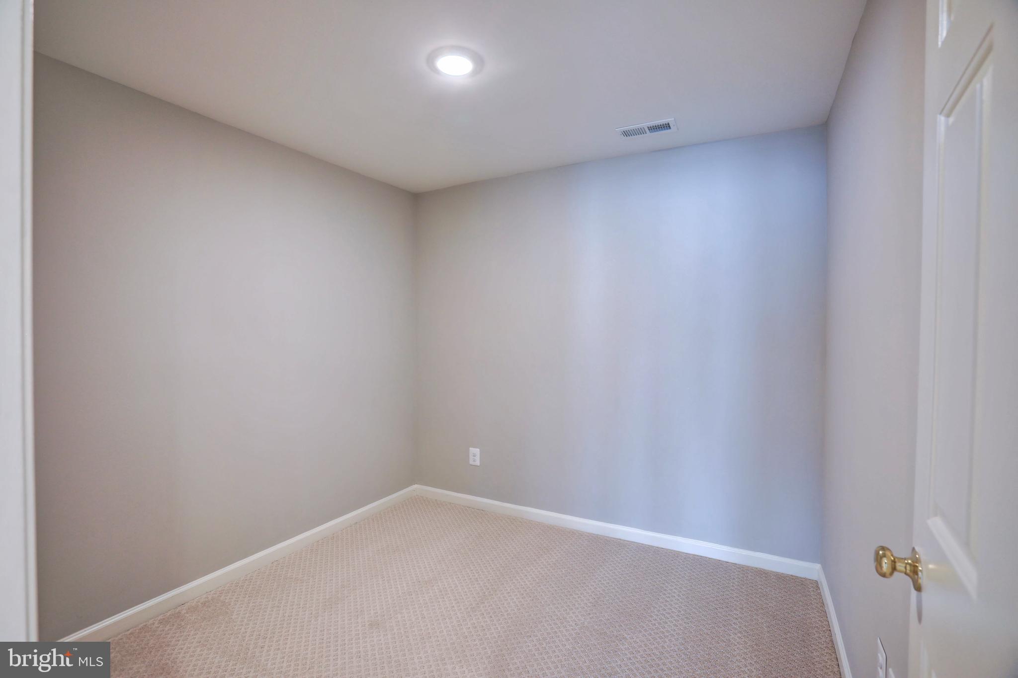 LAKELAND PLACE - Residential