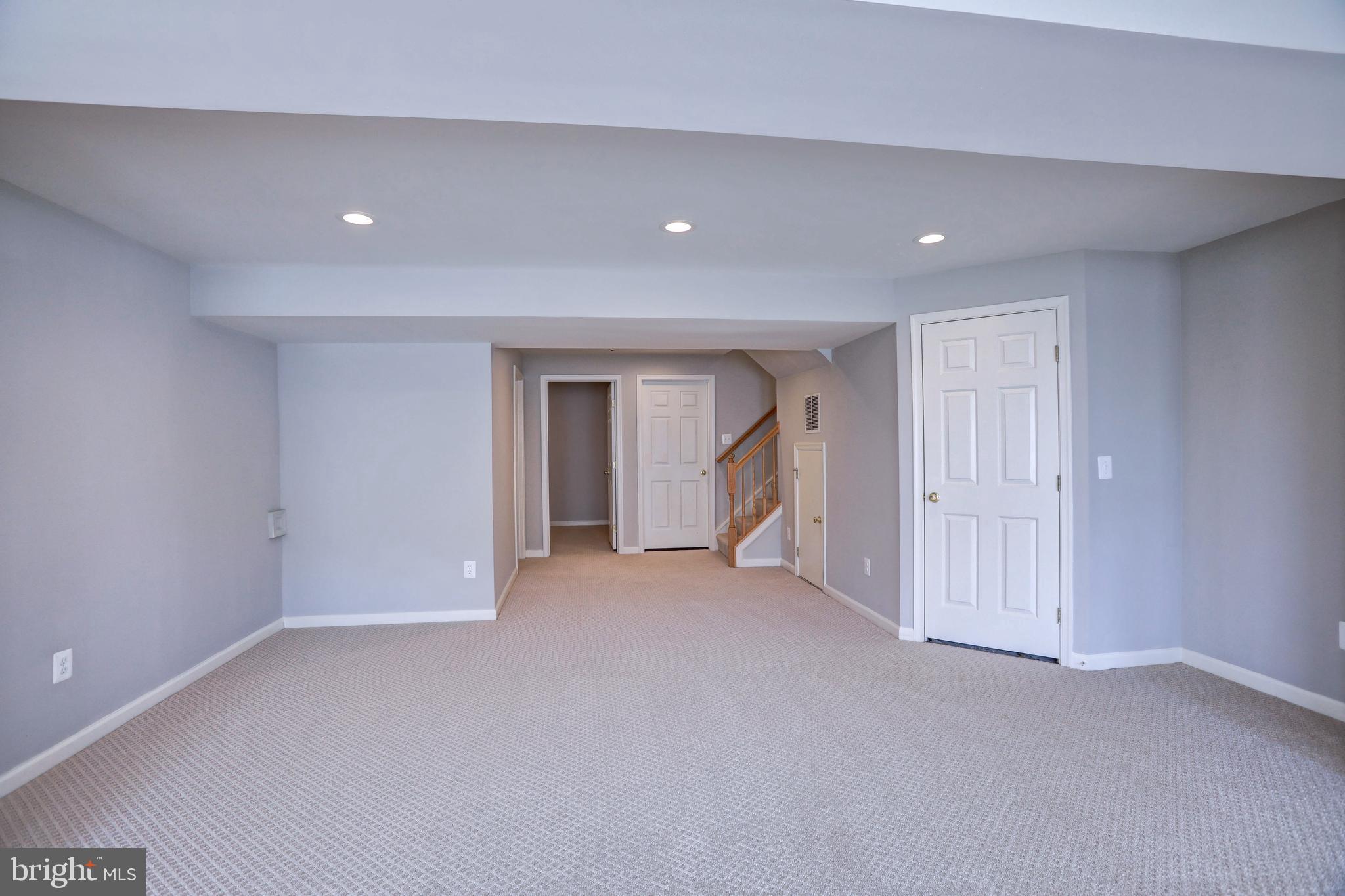 LAKELAND PLACE - Residential