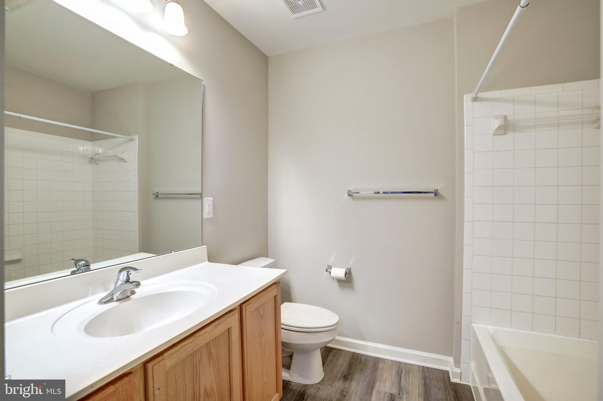 LAKELAND PLACE - Residential