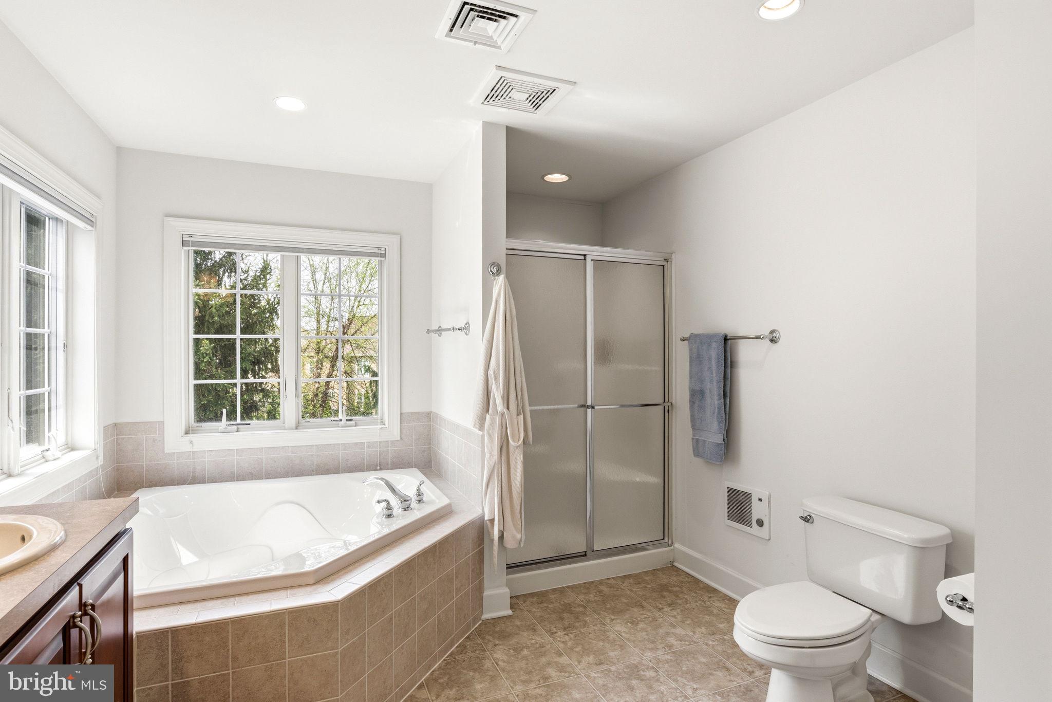 SOUTHPOINT MEADOWS - Residential