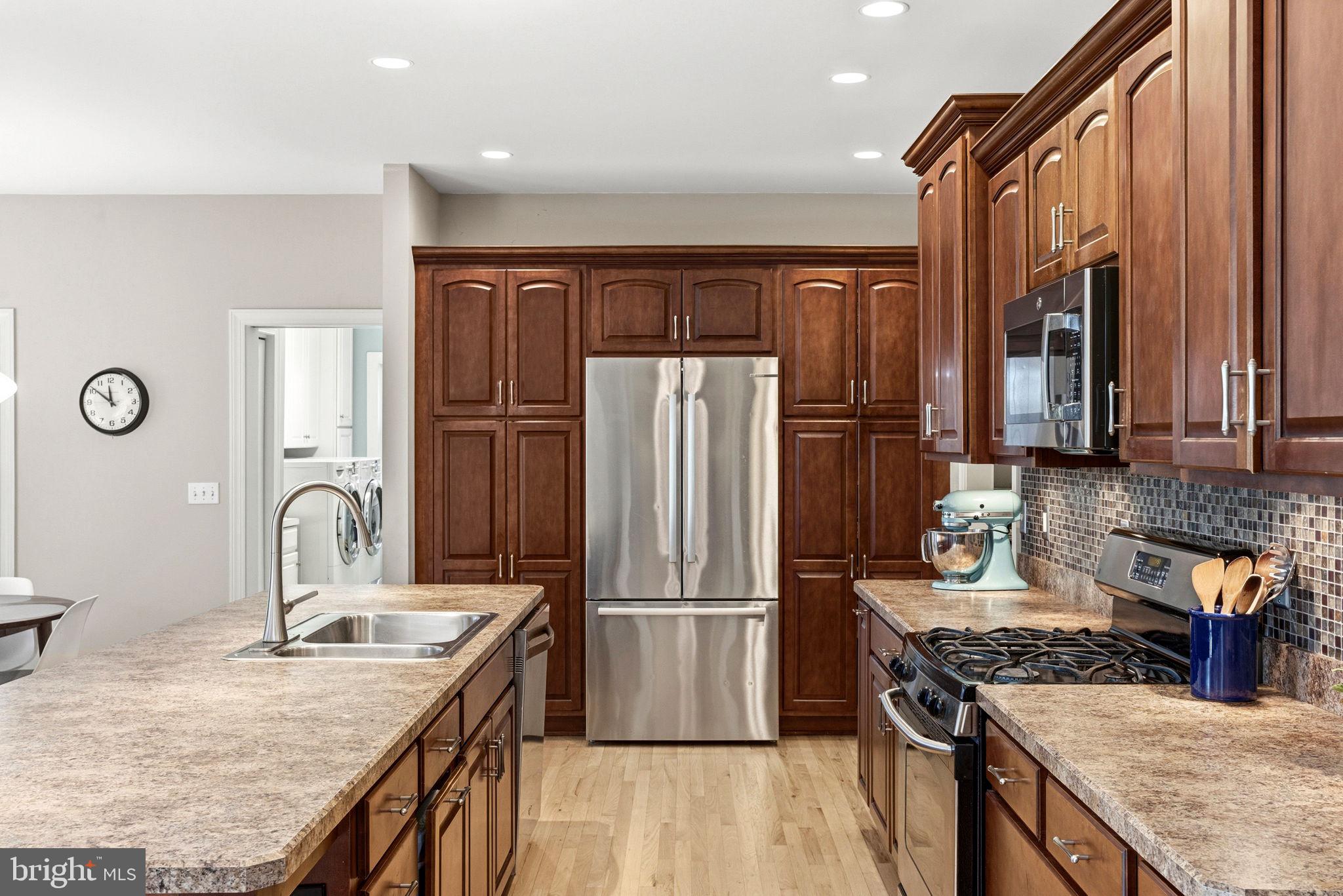 SOUTHPOINT MEADOWS - Residential