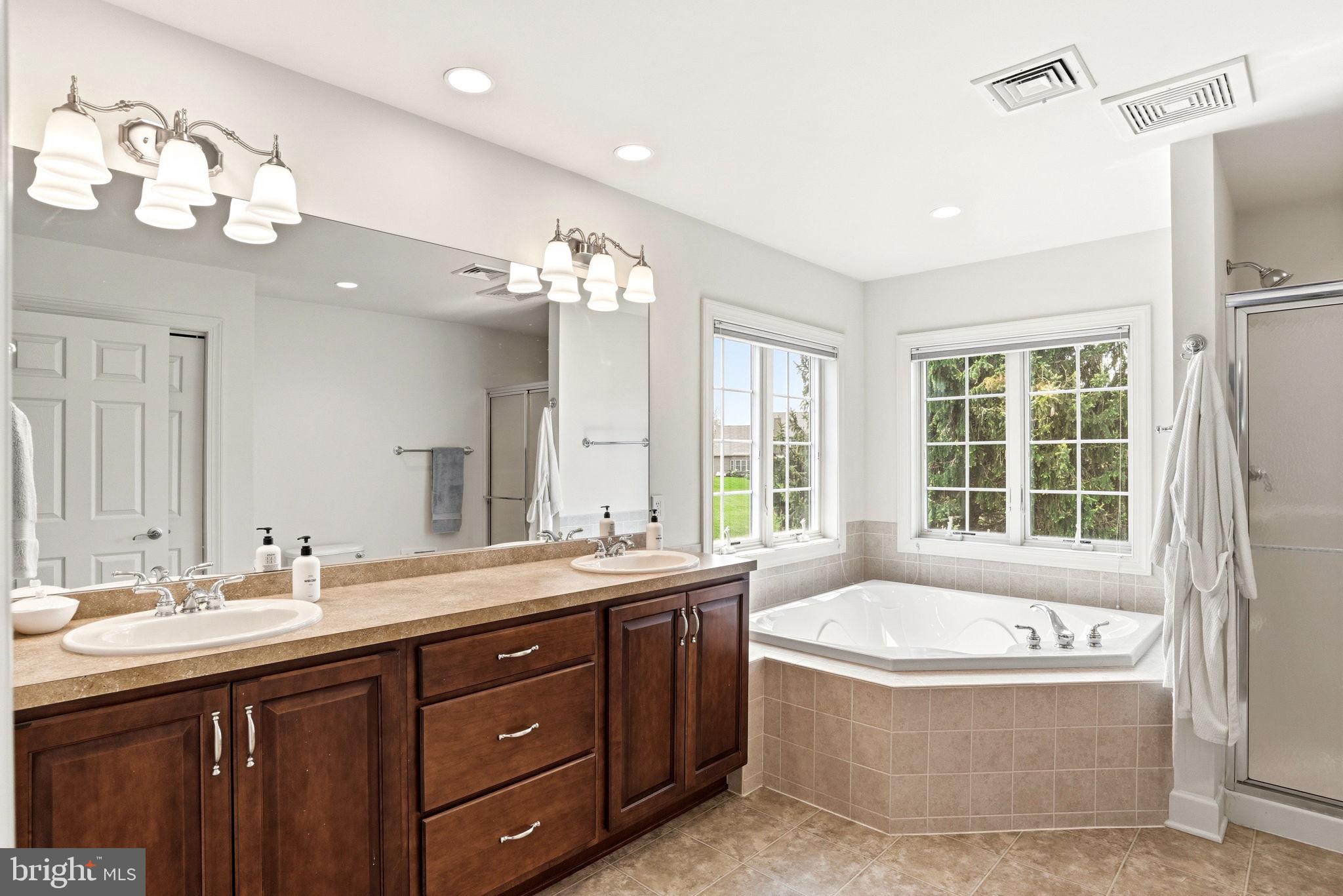 SOUTHPOINT MEADOWS - Residential