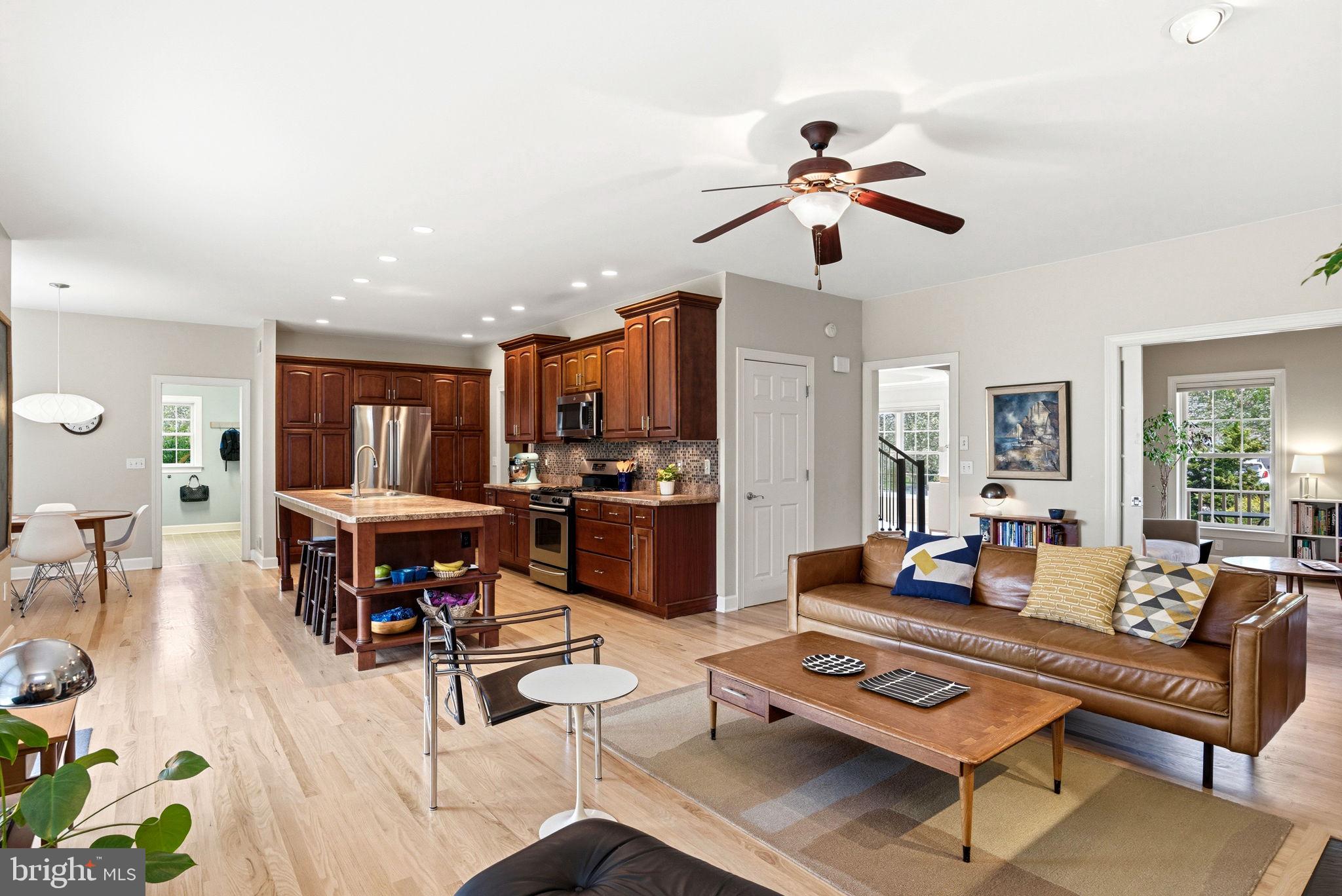 SOUTHPOINT MEADOWS - Residential