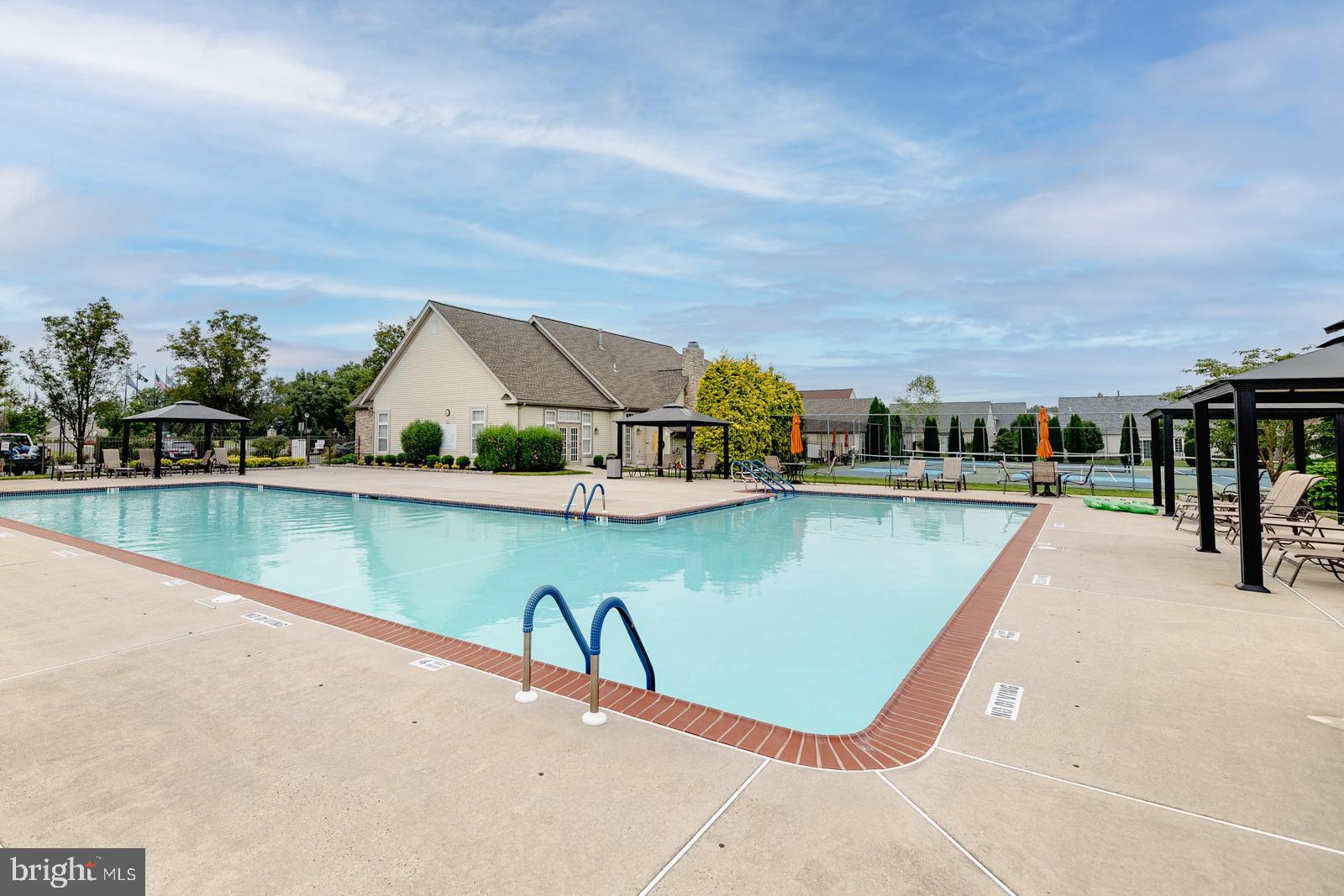 LEGACY OAKS - Residential