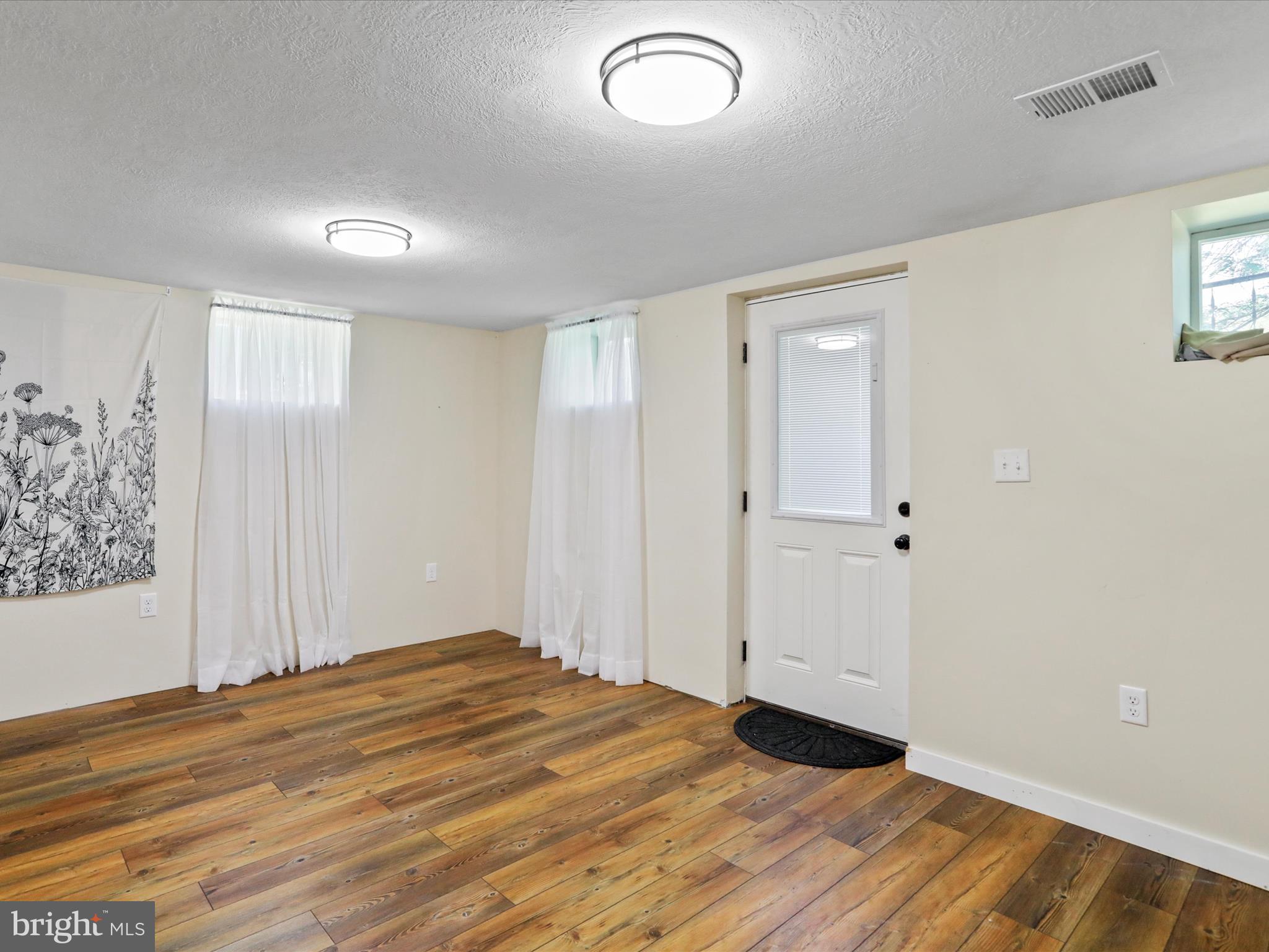 WEST END - Residential