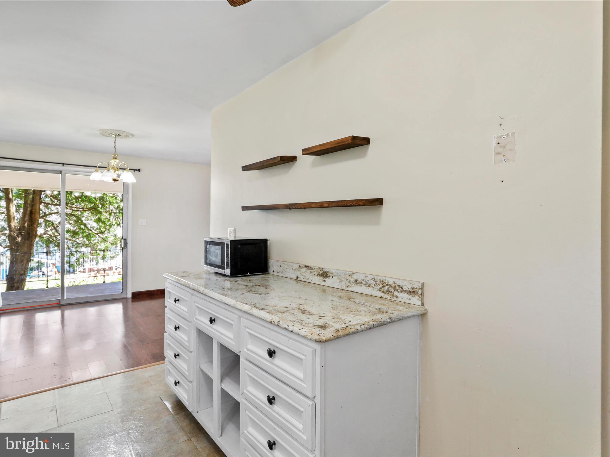 WEST END - Residential