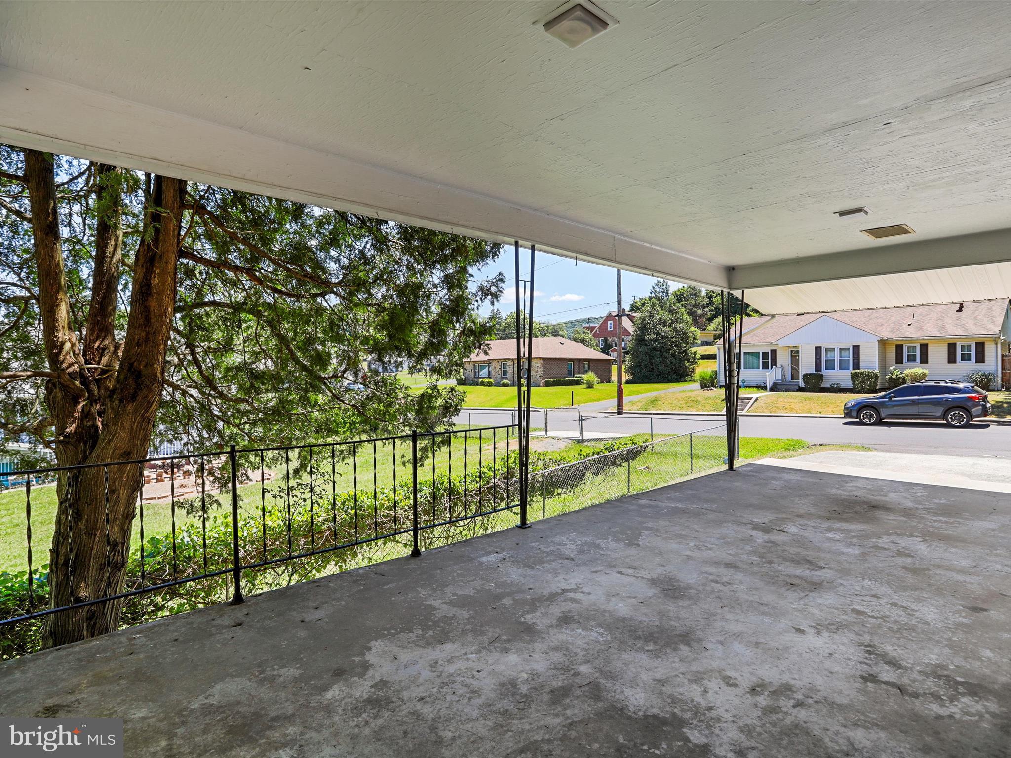 WEST END - Residential