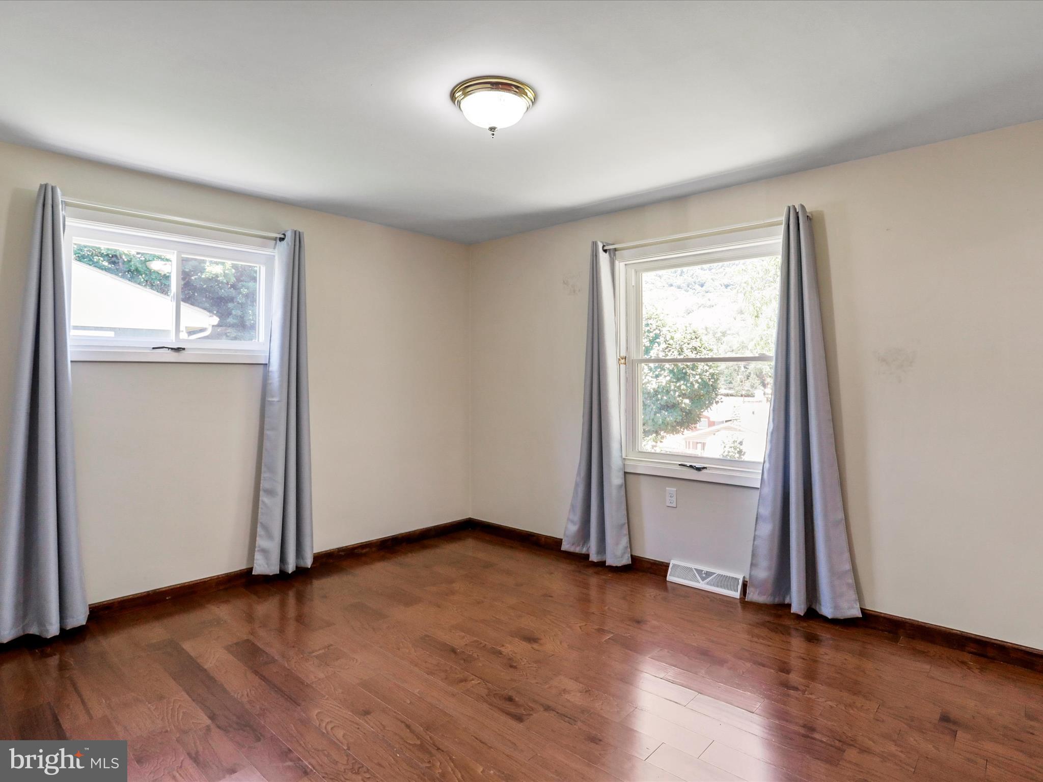 WEST END - Residential