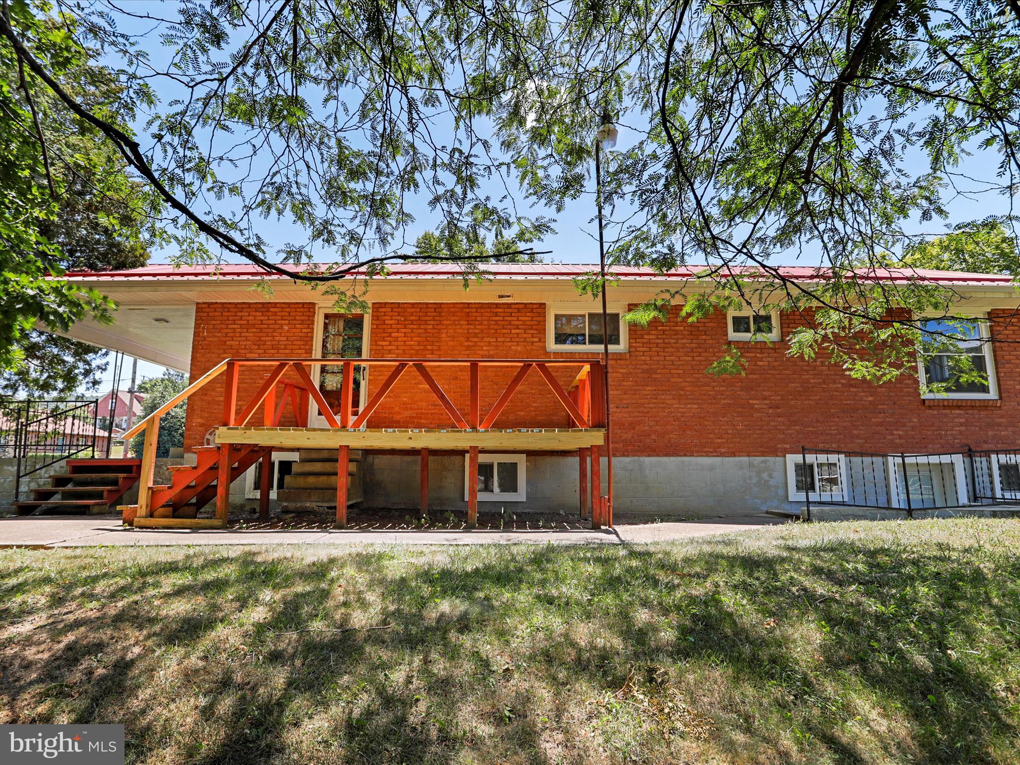 WEST END - Residential