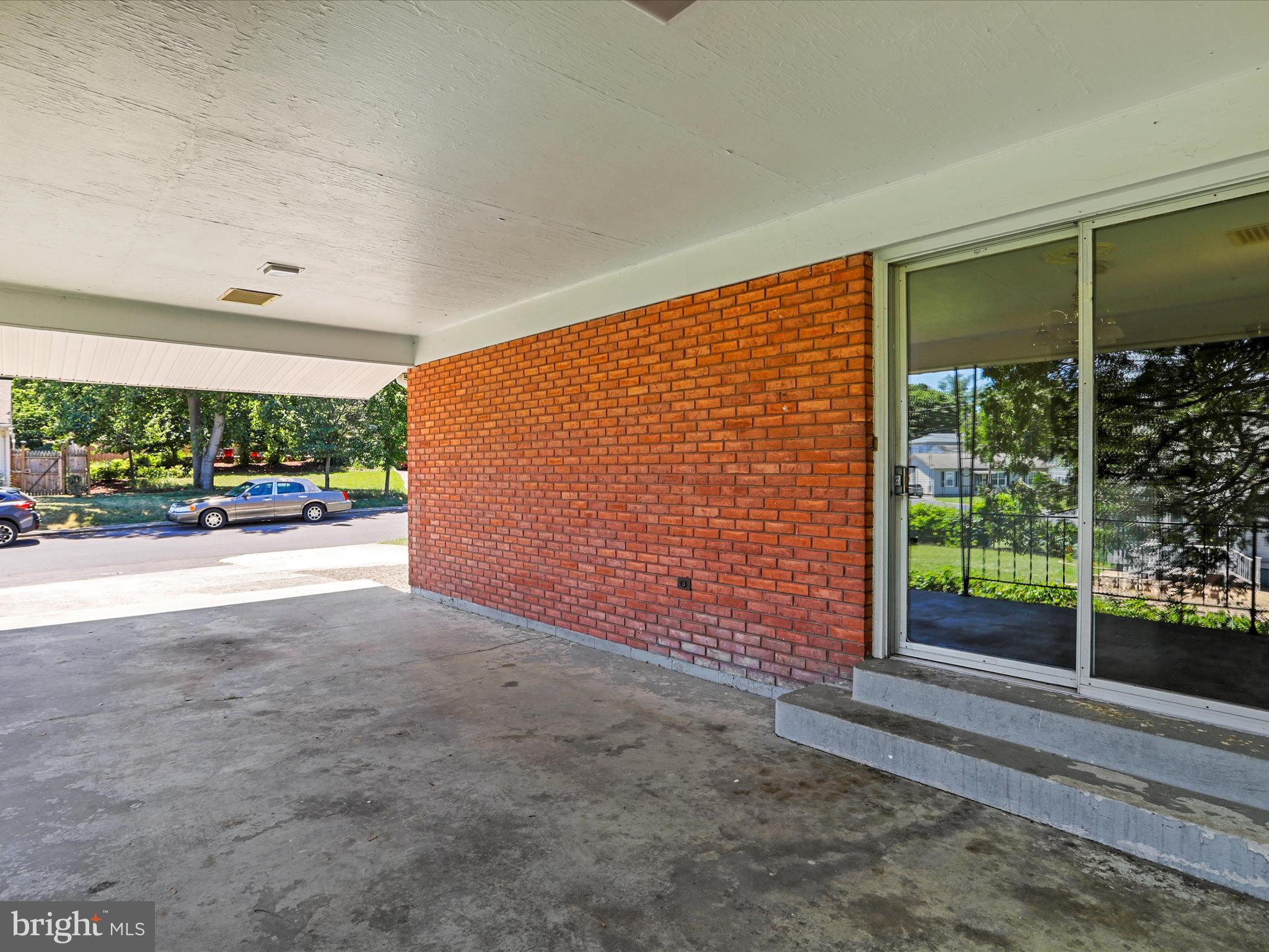 WEST END - Residential