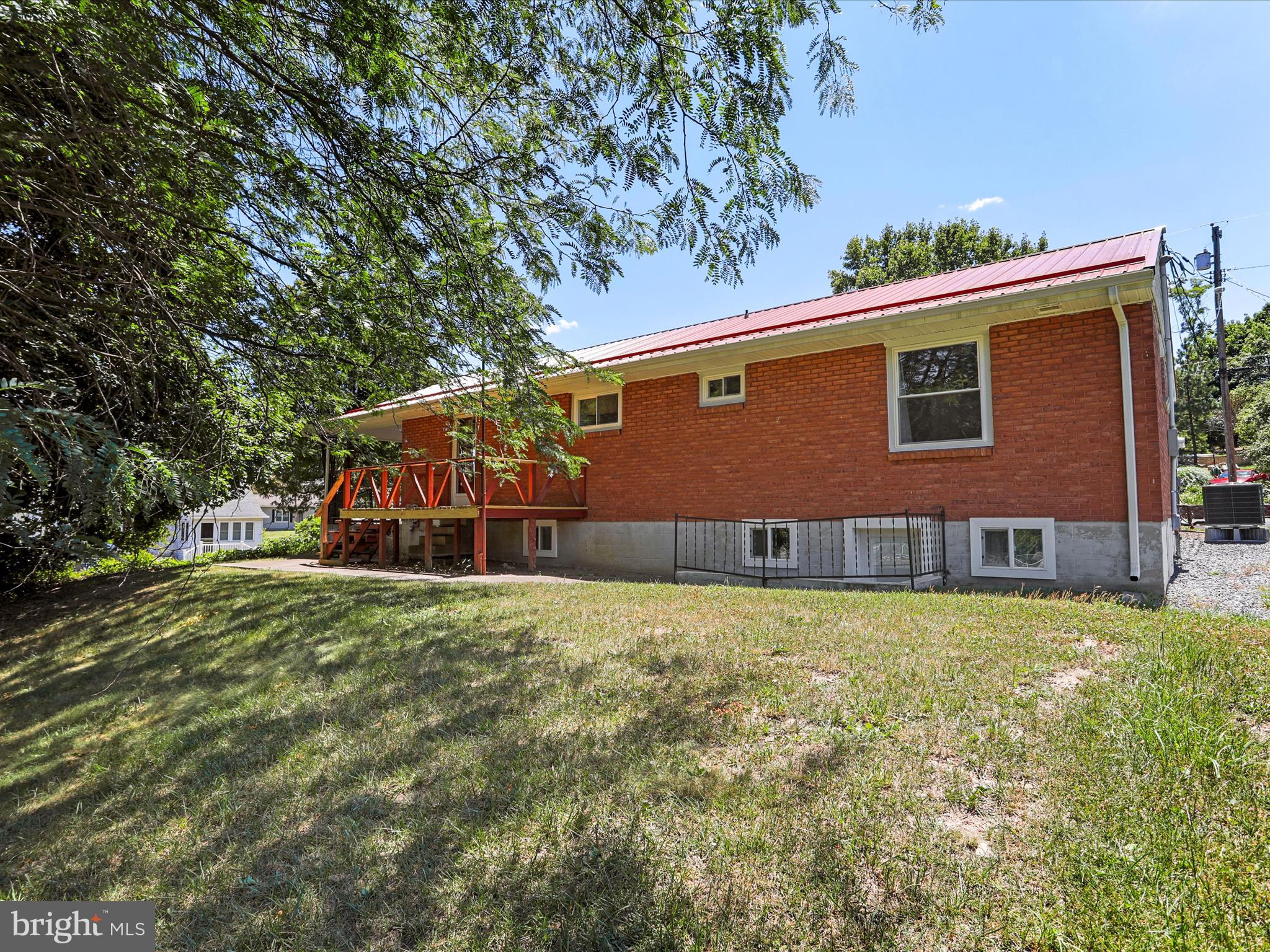 WEST END - Residential