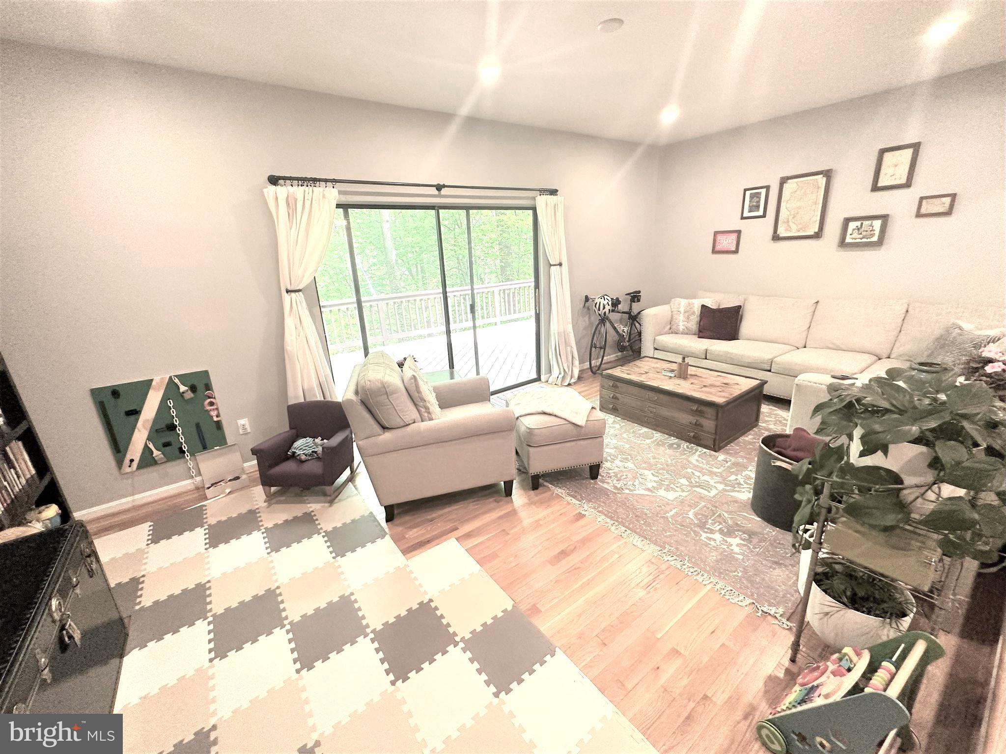 KIMBERLY WOODS VILLAGE - Residential