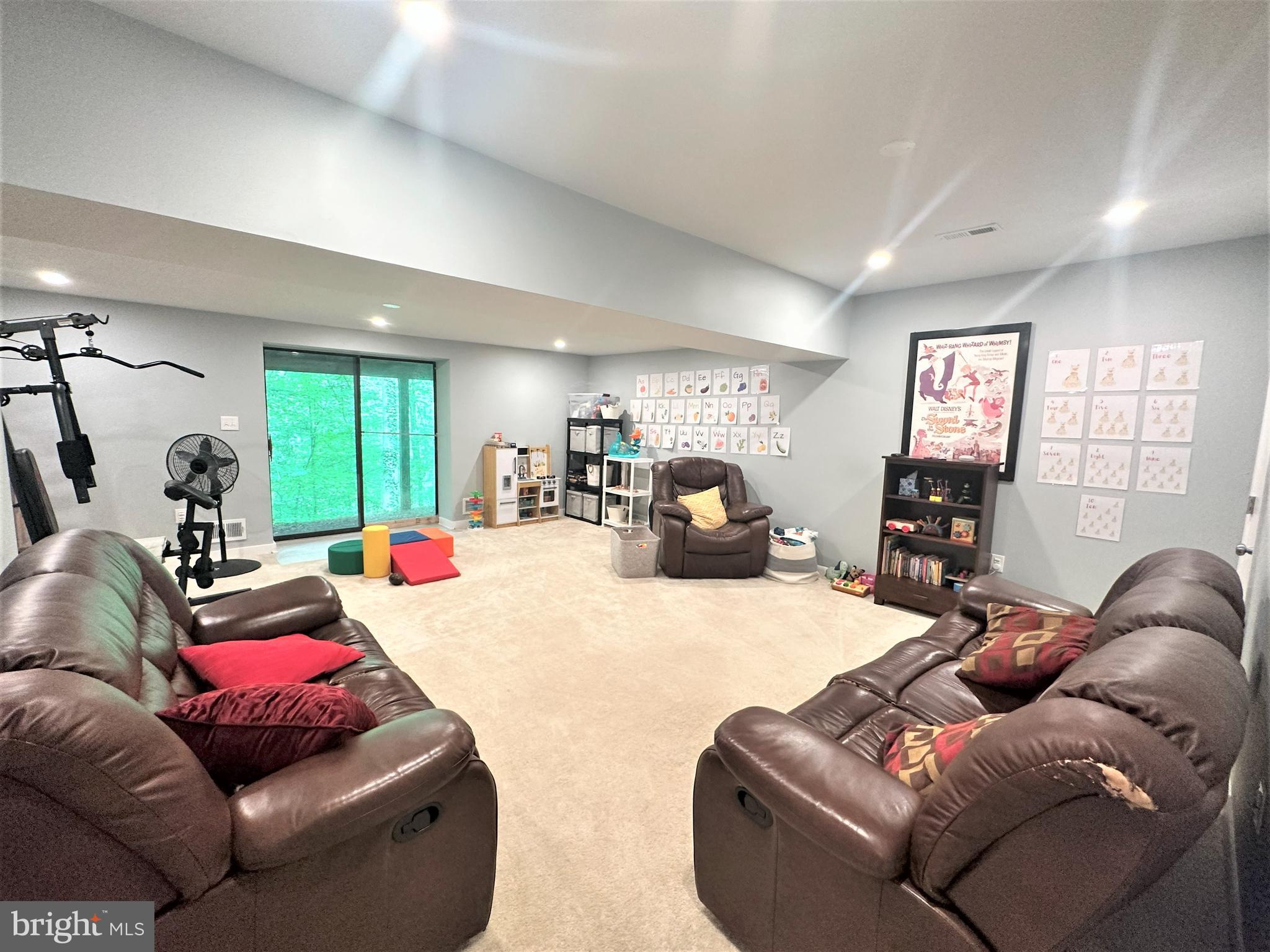 KIMBERLY WOODS VILLAGE - Residential