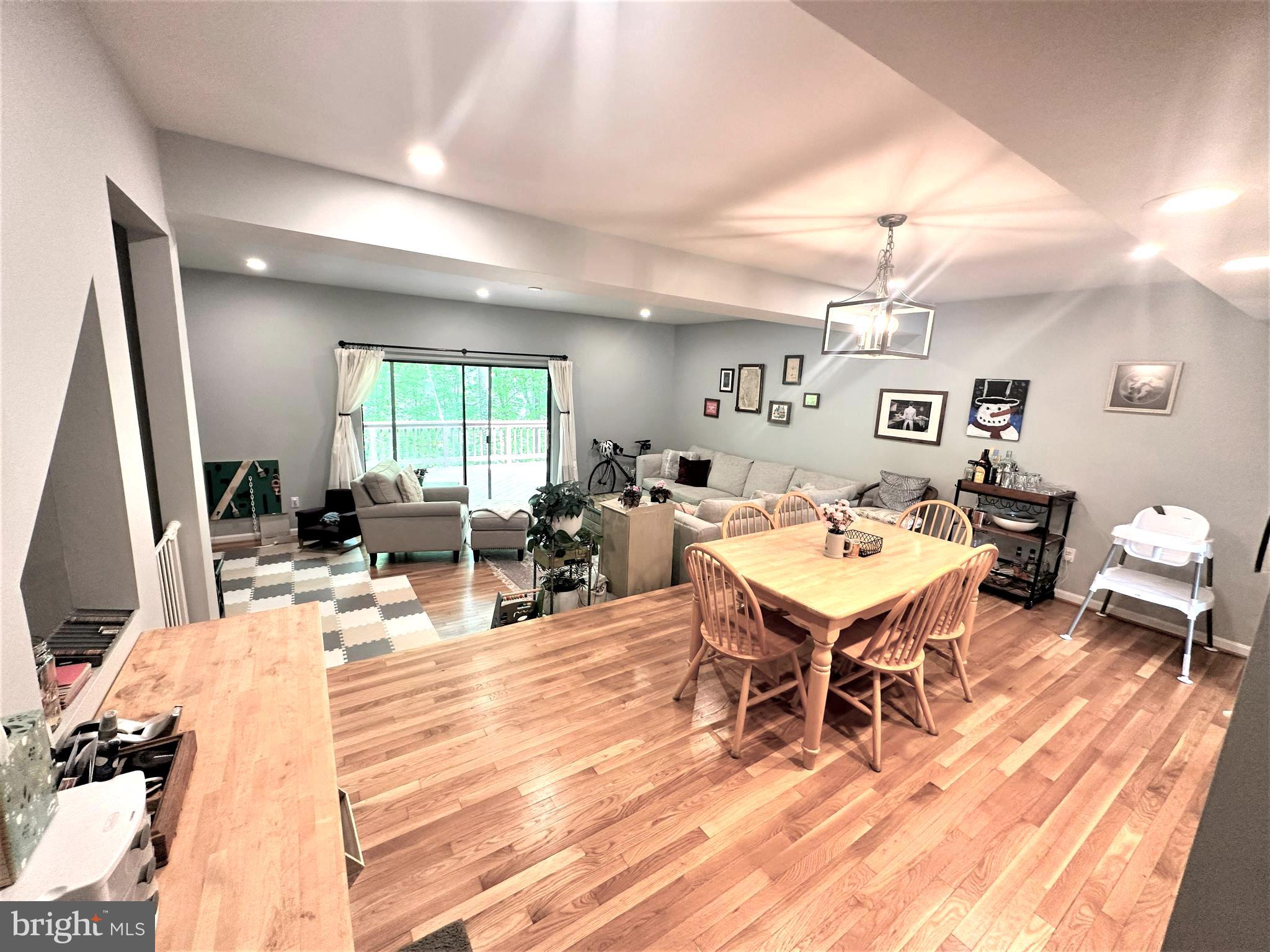 KIMBERLY WOODS VILLAGE - Residential