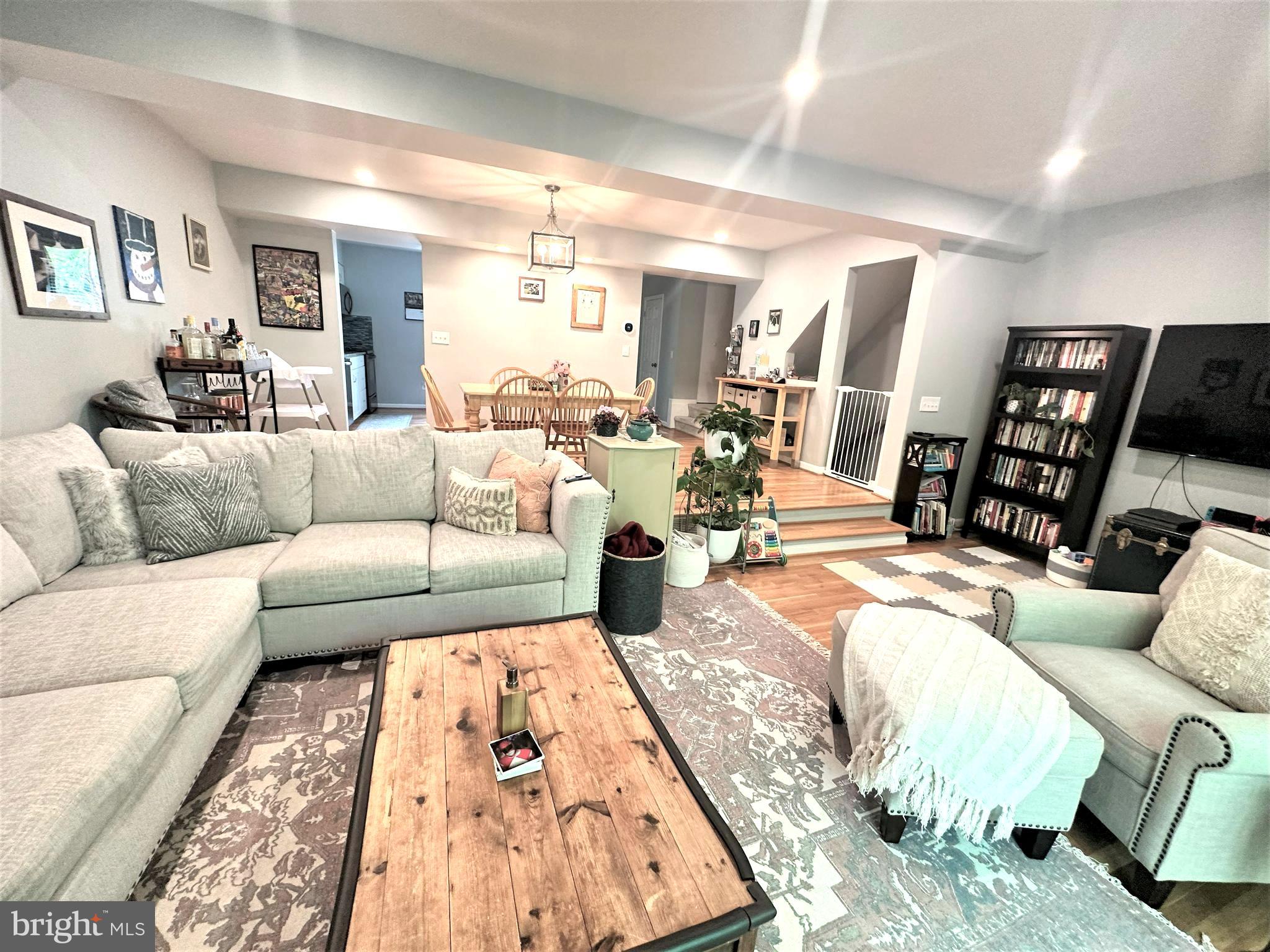 KIMBERLY WOODS VILLAGE - Residential