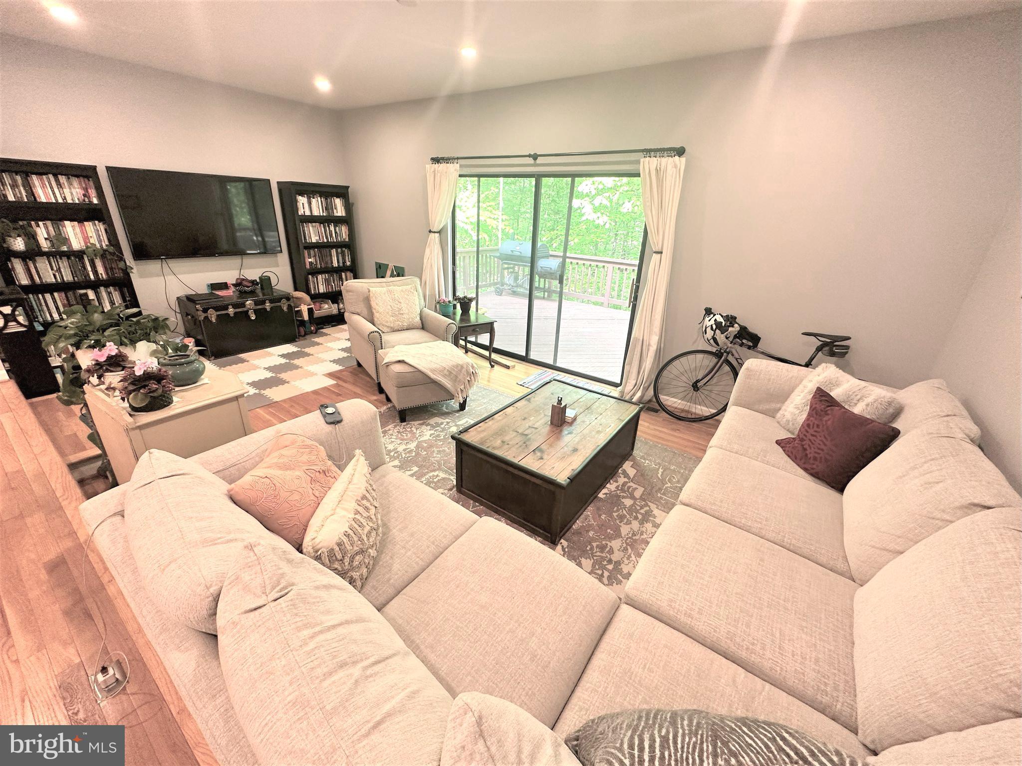 KIMBERLY WOODS VILLAGE - Residential