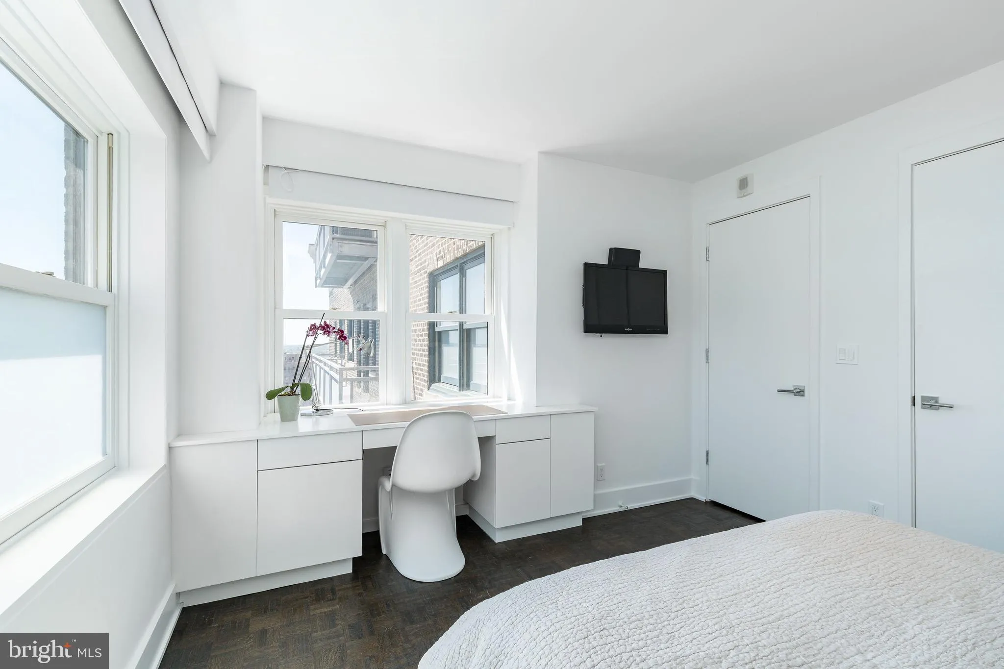 Philadelphia, Pennsylvania 19103, United States, 2 Bedrooms Bedrooms, ,2 BathroomsBathrooms,Residential,Active,231572