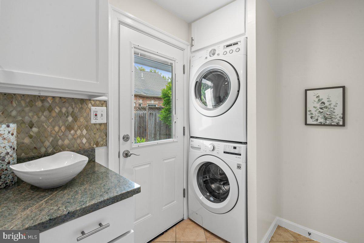 HOLLIN HALL VILLAGE - Residential