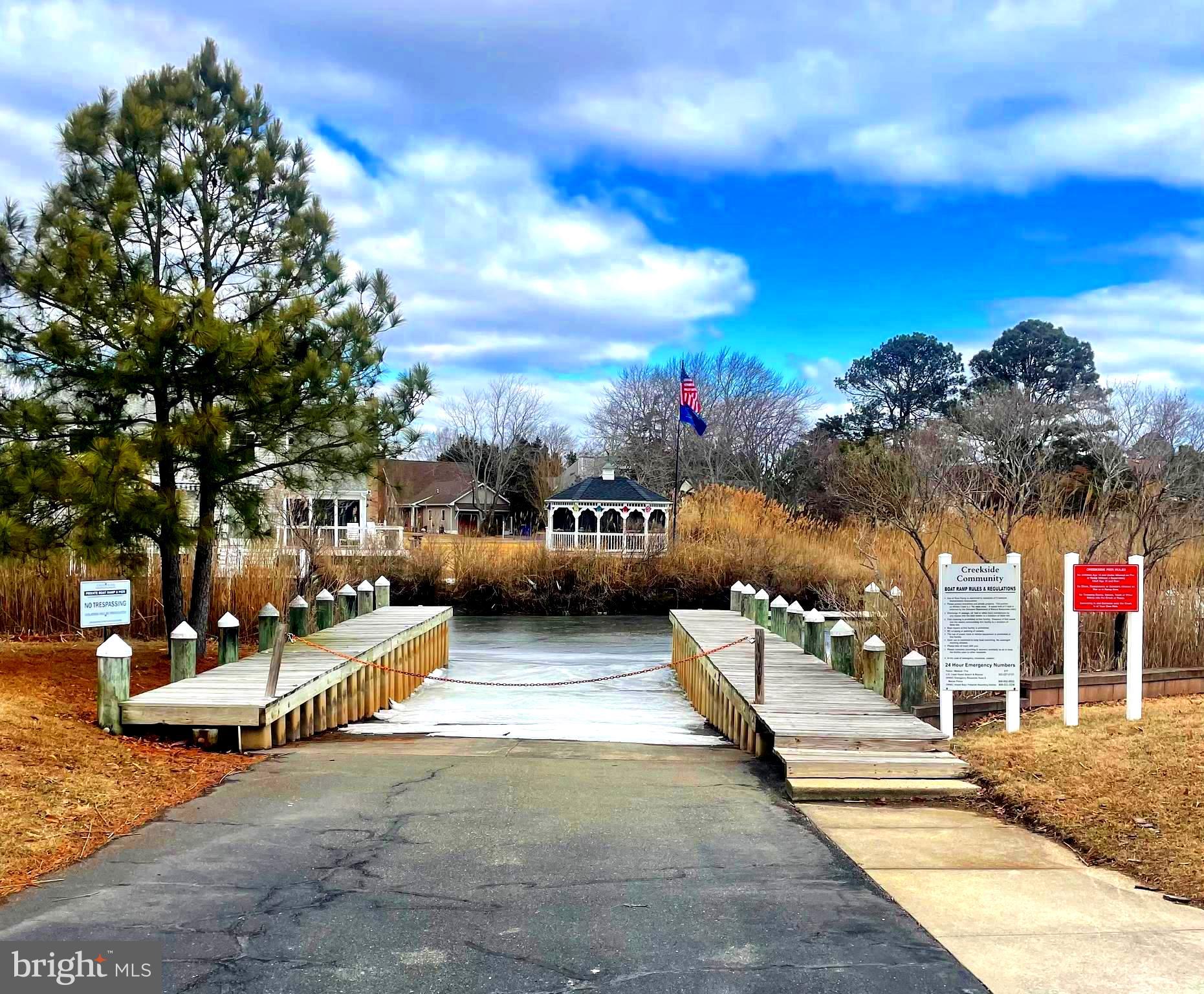 CREEKSIDE - Residential