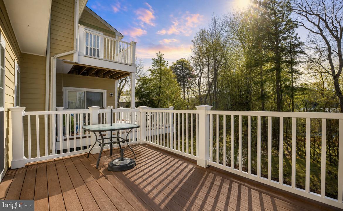 CREEKSIDE - Residential