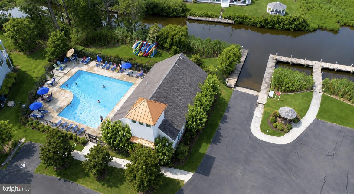 CREEKSIDE - Residential