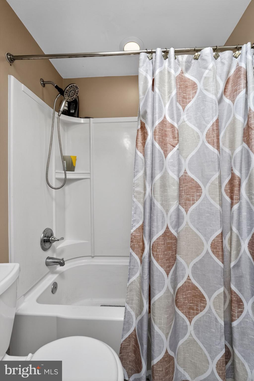 HOLME CIRCLE - Residential