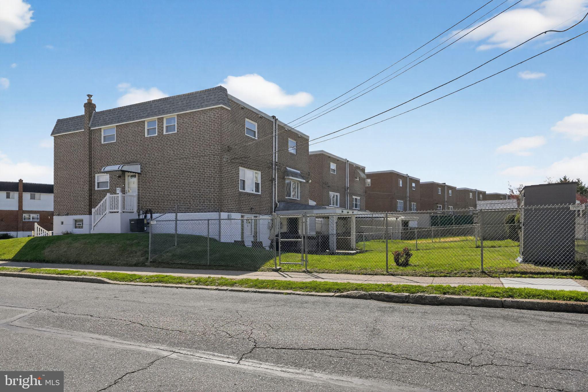 HOLME CIRCLE - Residential