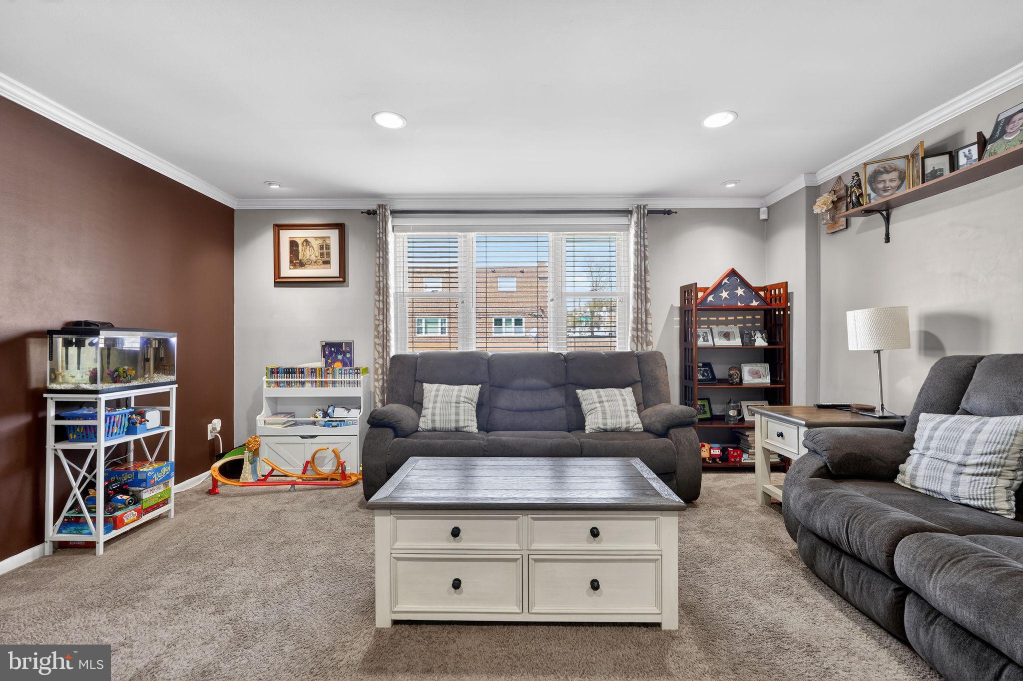 HOLME CIRCLE - Residential