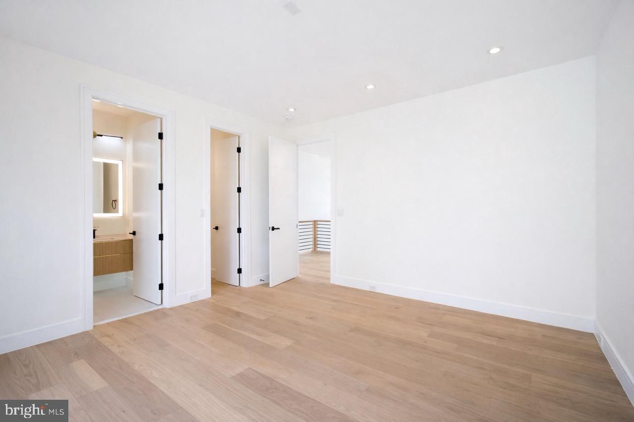 WEST LAWN - Residential