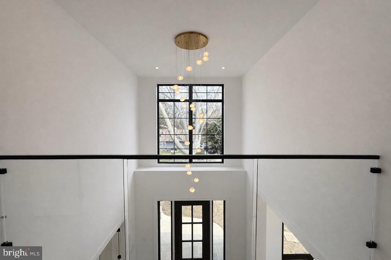 WEST LAWN - Residential