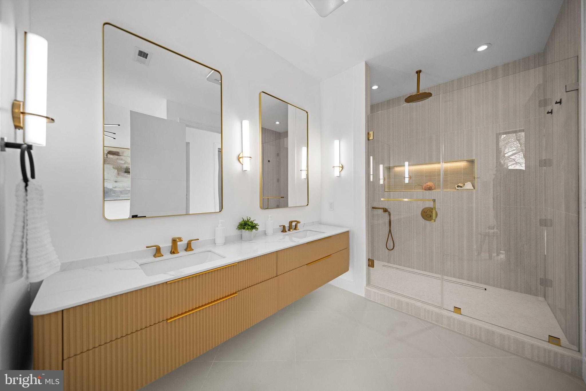 WEST LAWN - Residential