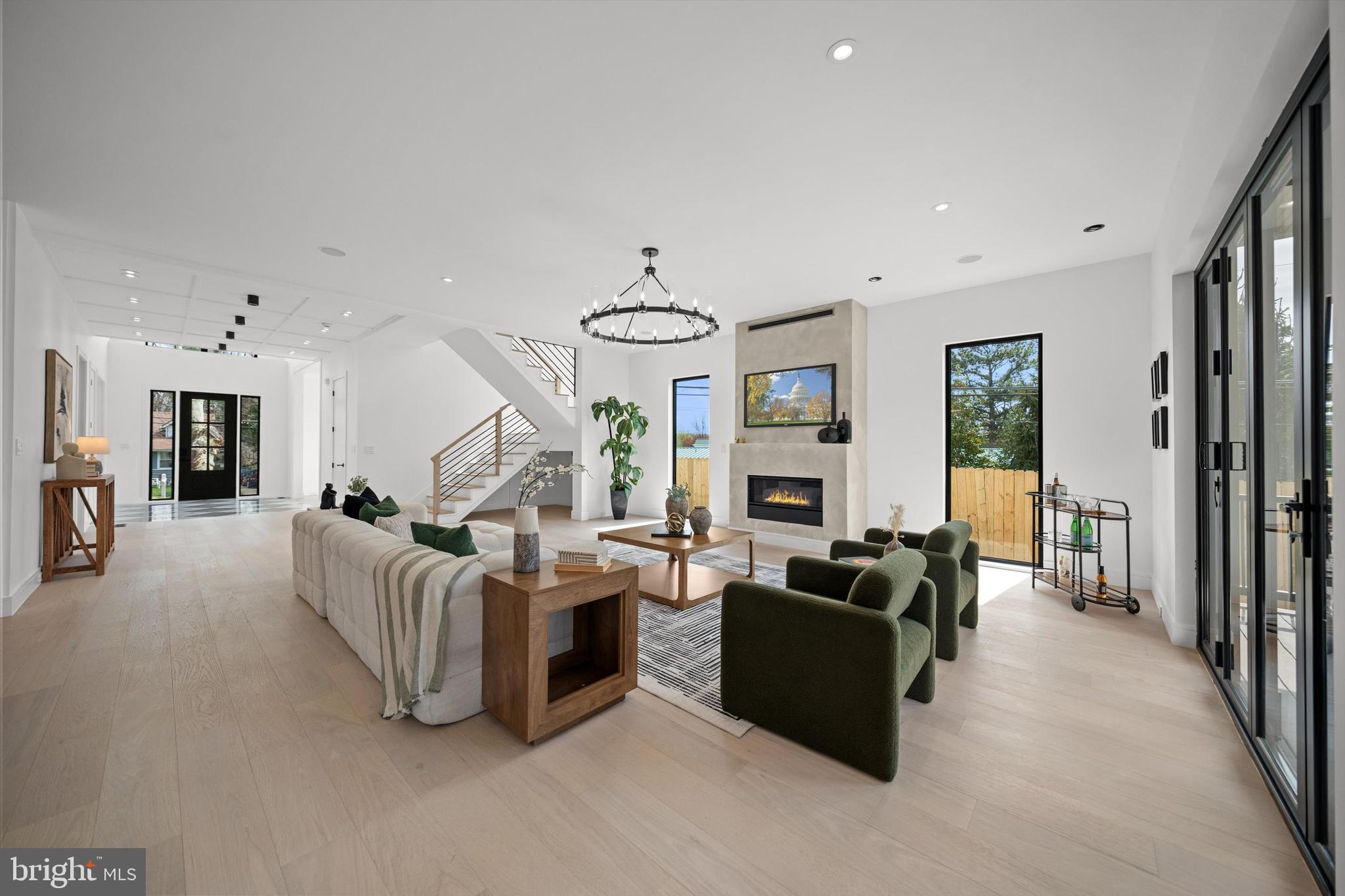 WEST LAWN - Residential