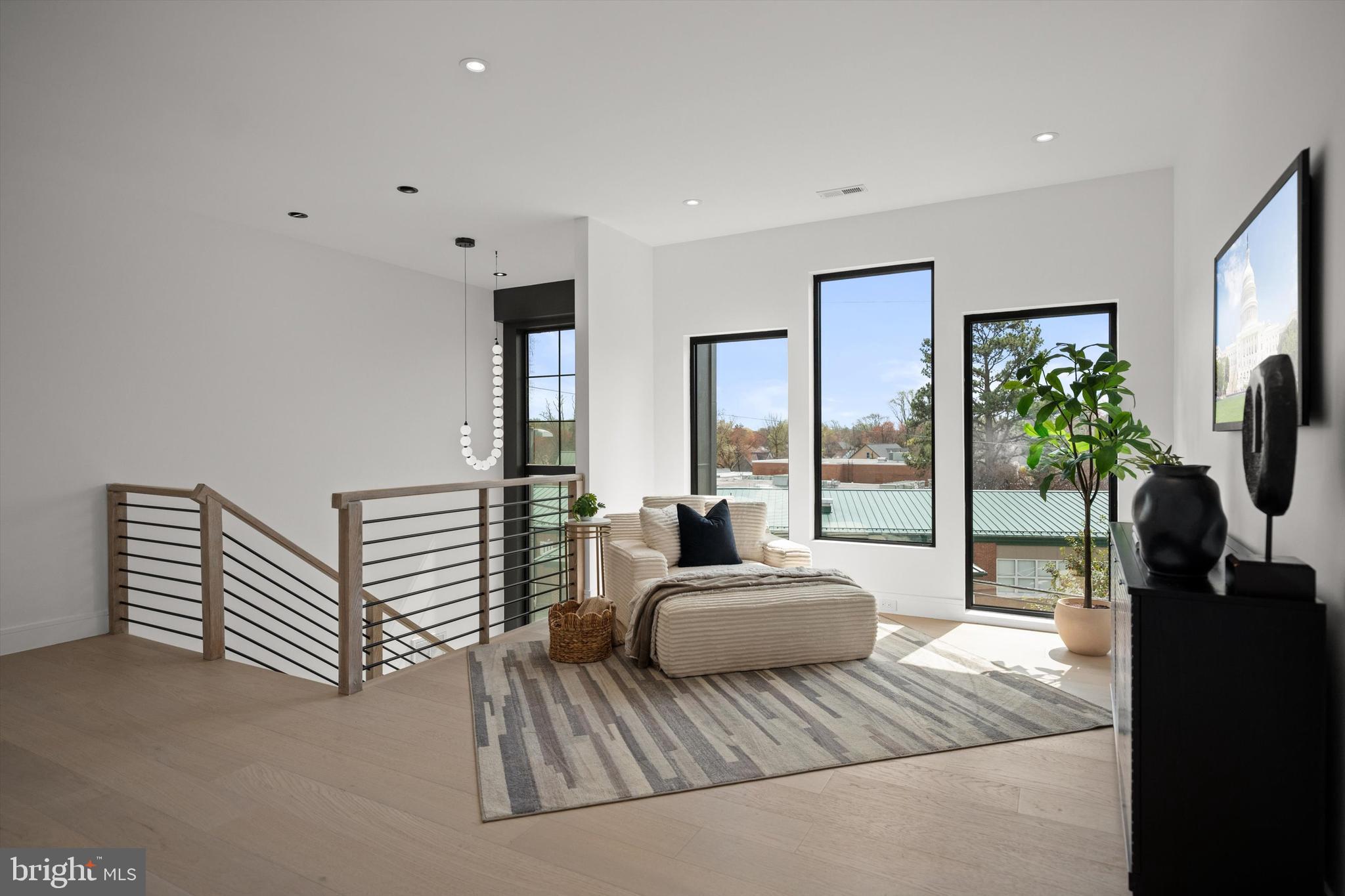 WEST LAWN - Residential