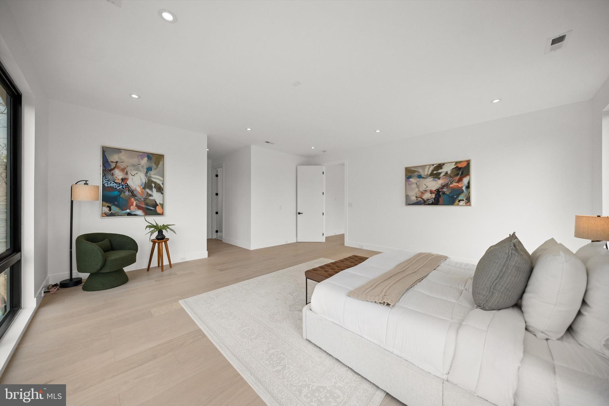 WEST LAWN - Residential