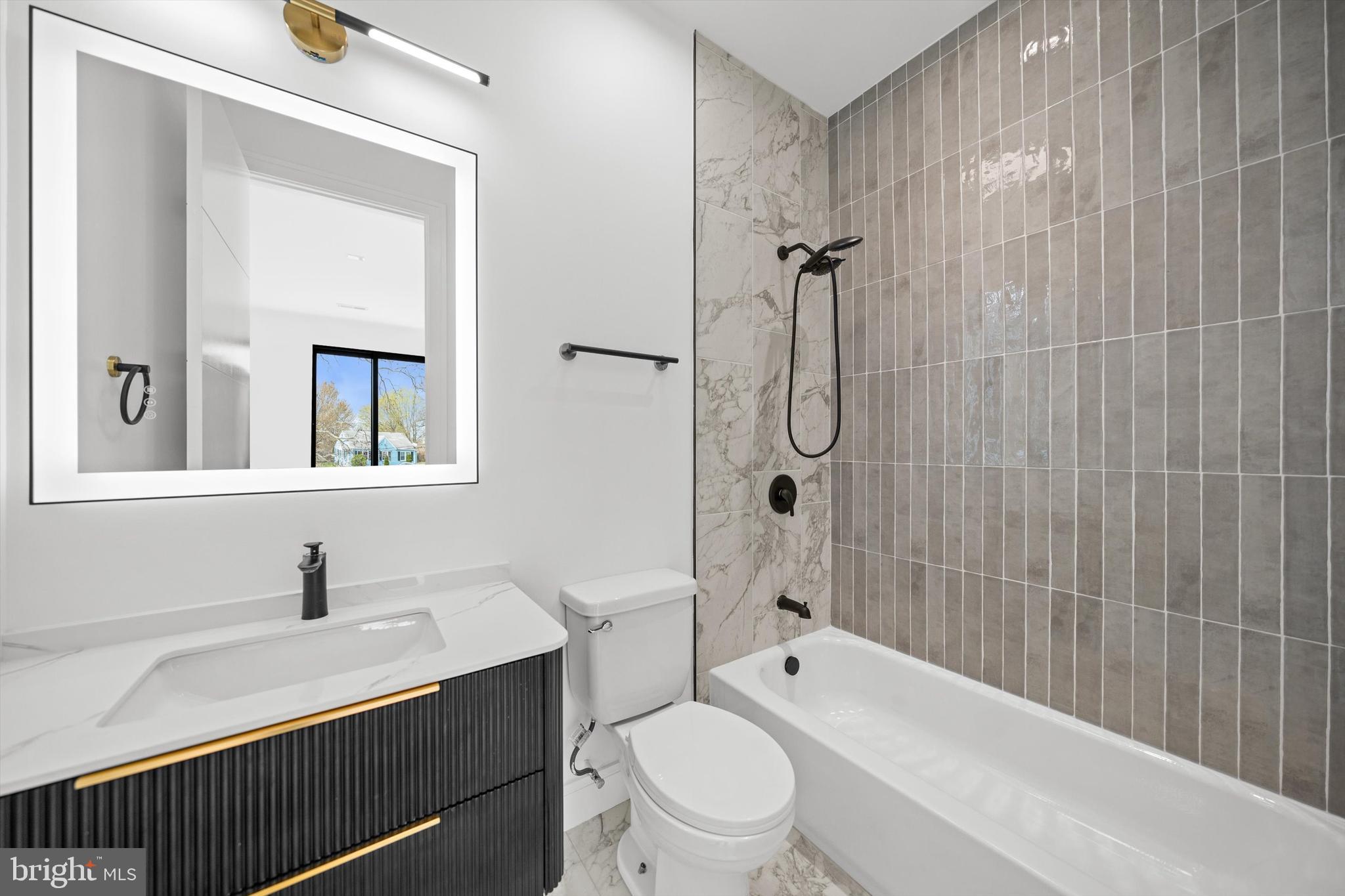 WEST LAWN - Residential