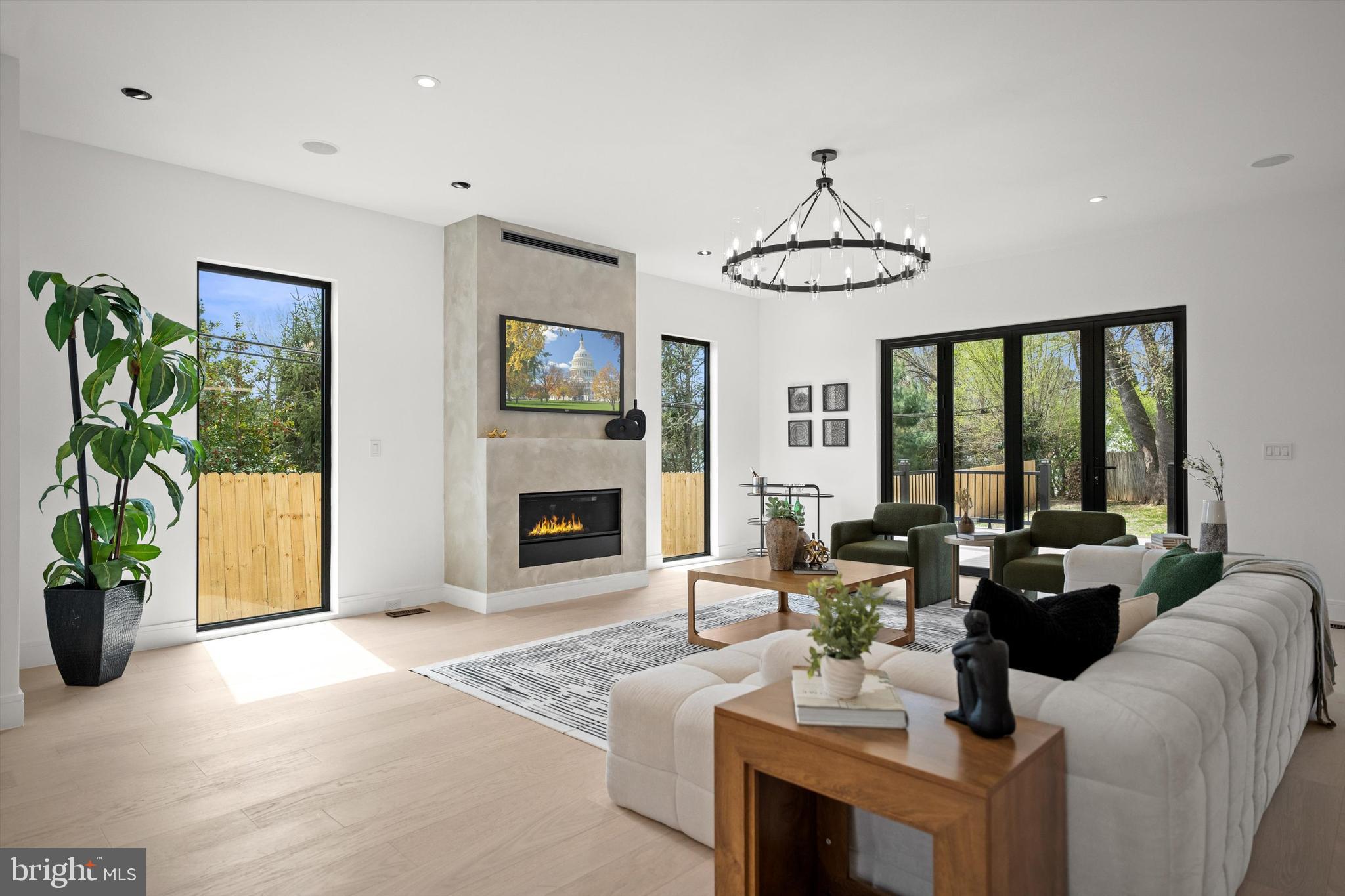 WEST LAWN - Residential