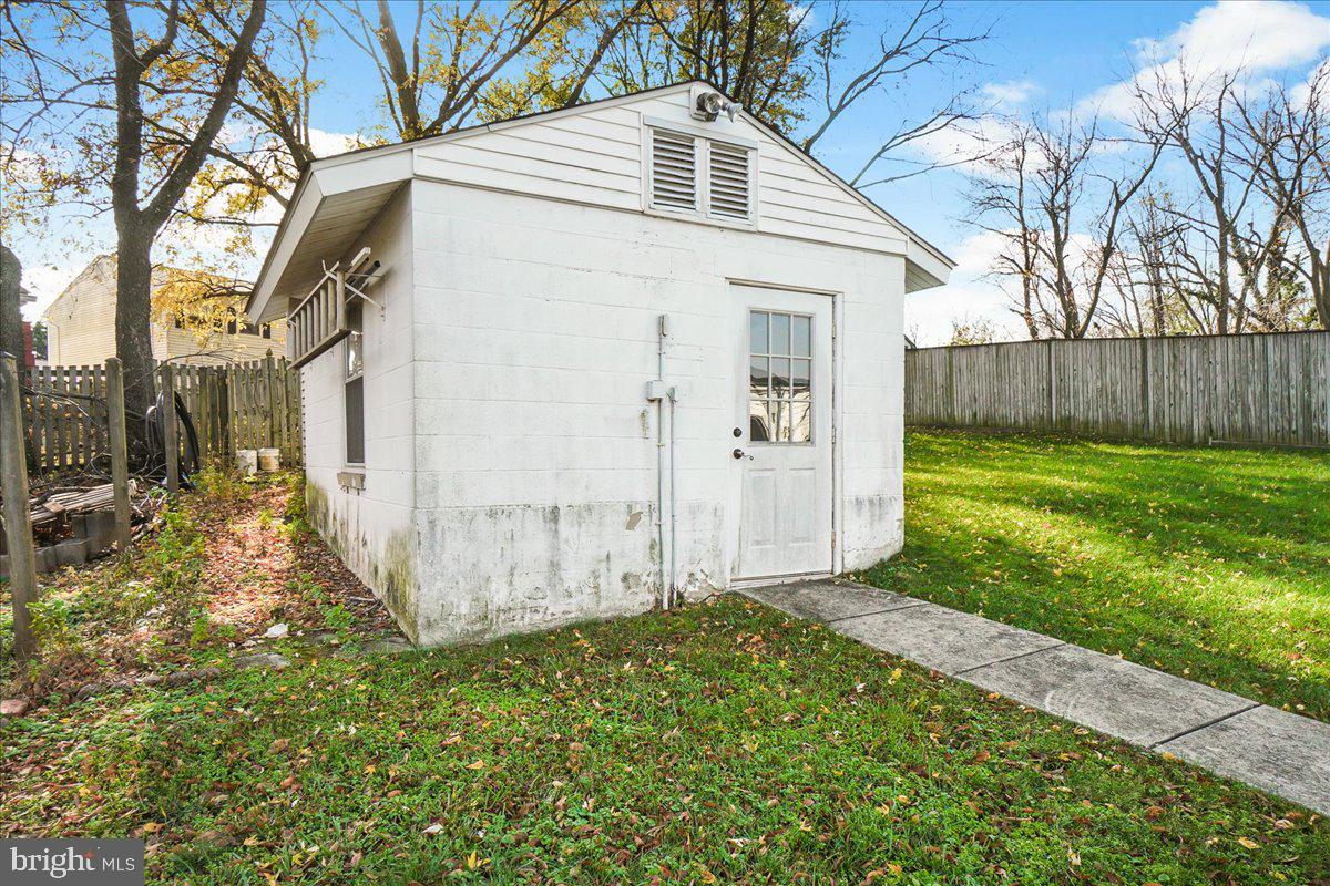 HILLCREST ORCHARDS - Residential