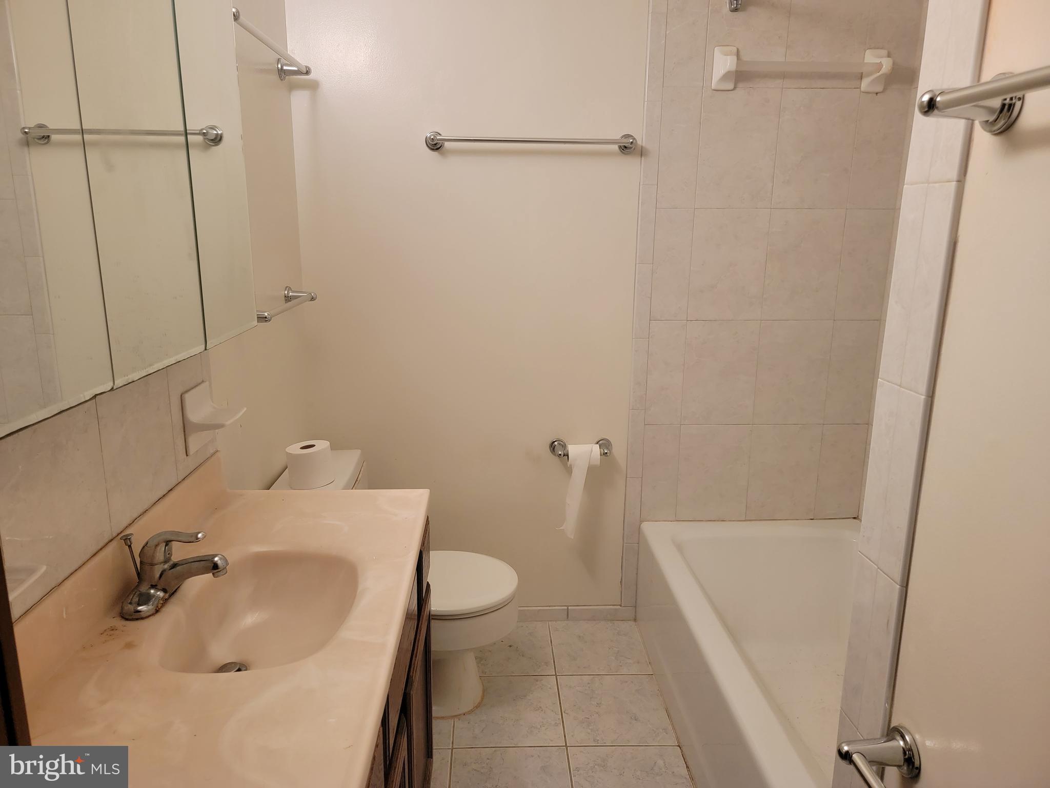 HILLCREST ORCHARDS - Residential