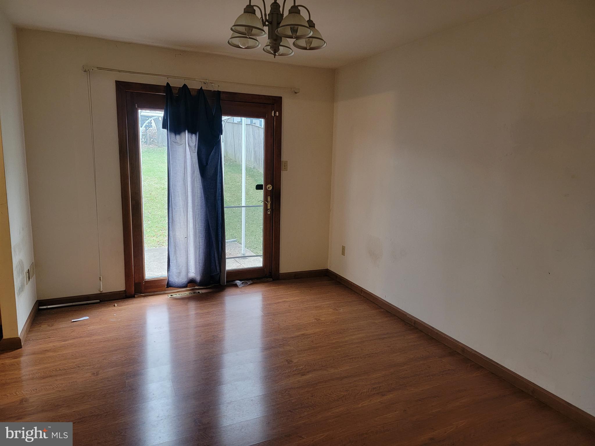 HILLCREST ORCHARDS - Residential