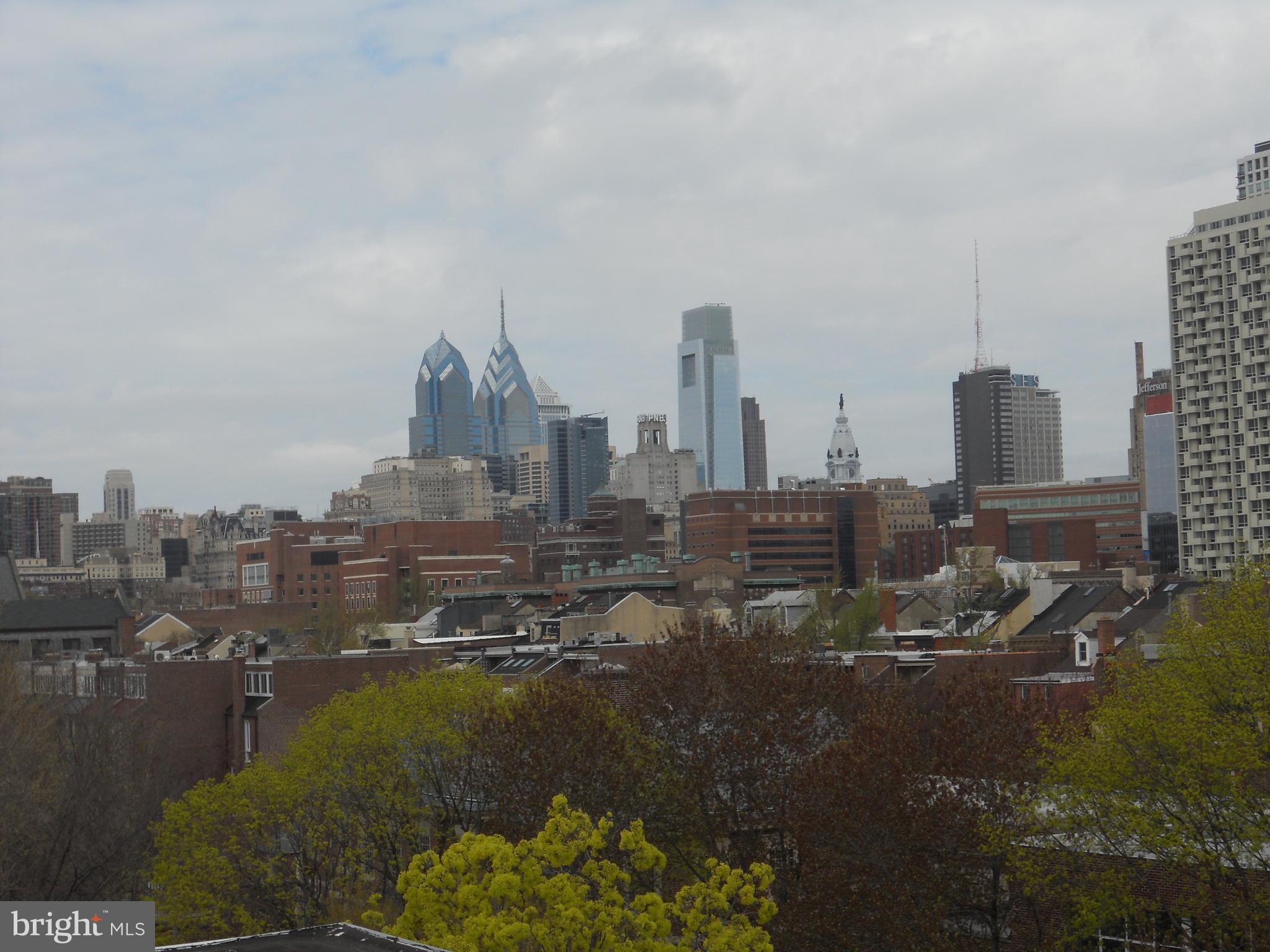 SOCIETY HILL - Residential Income