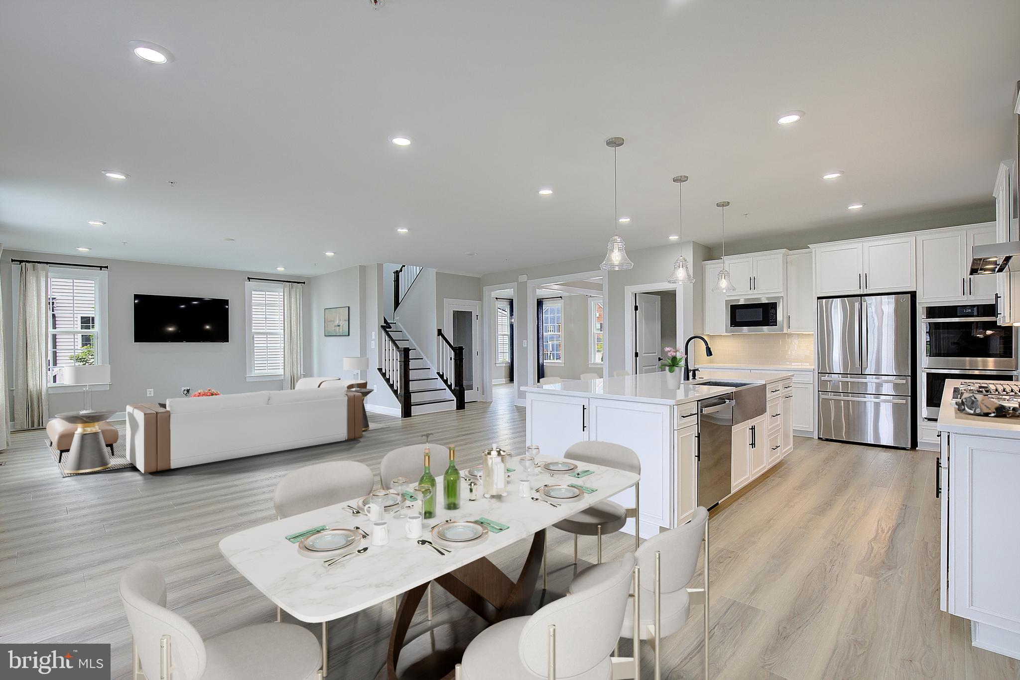 SOUTH LAKE - Residential