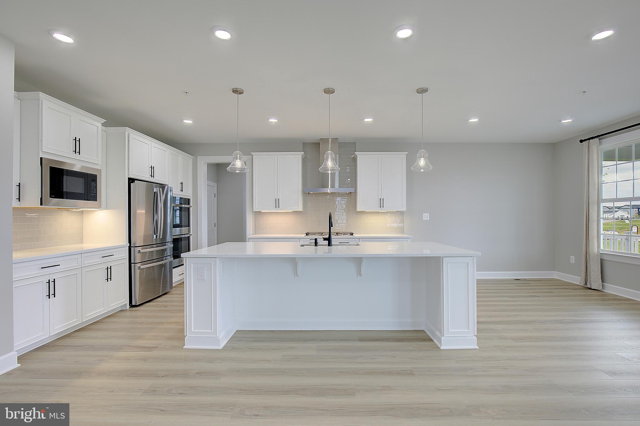 SOUTH LAKE - Residential