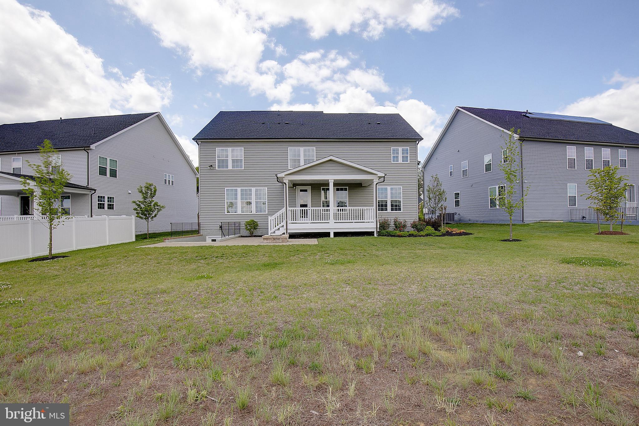 SOUTH LAKE - Residential