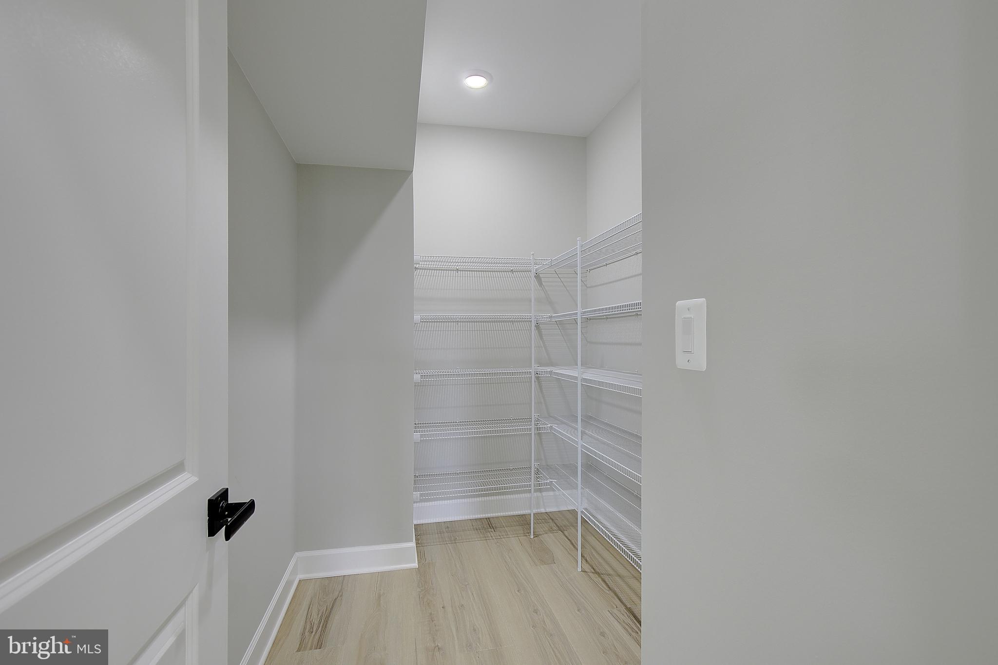 SOUTH LAKE - Residential