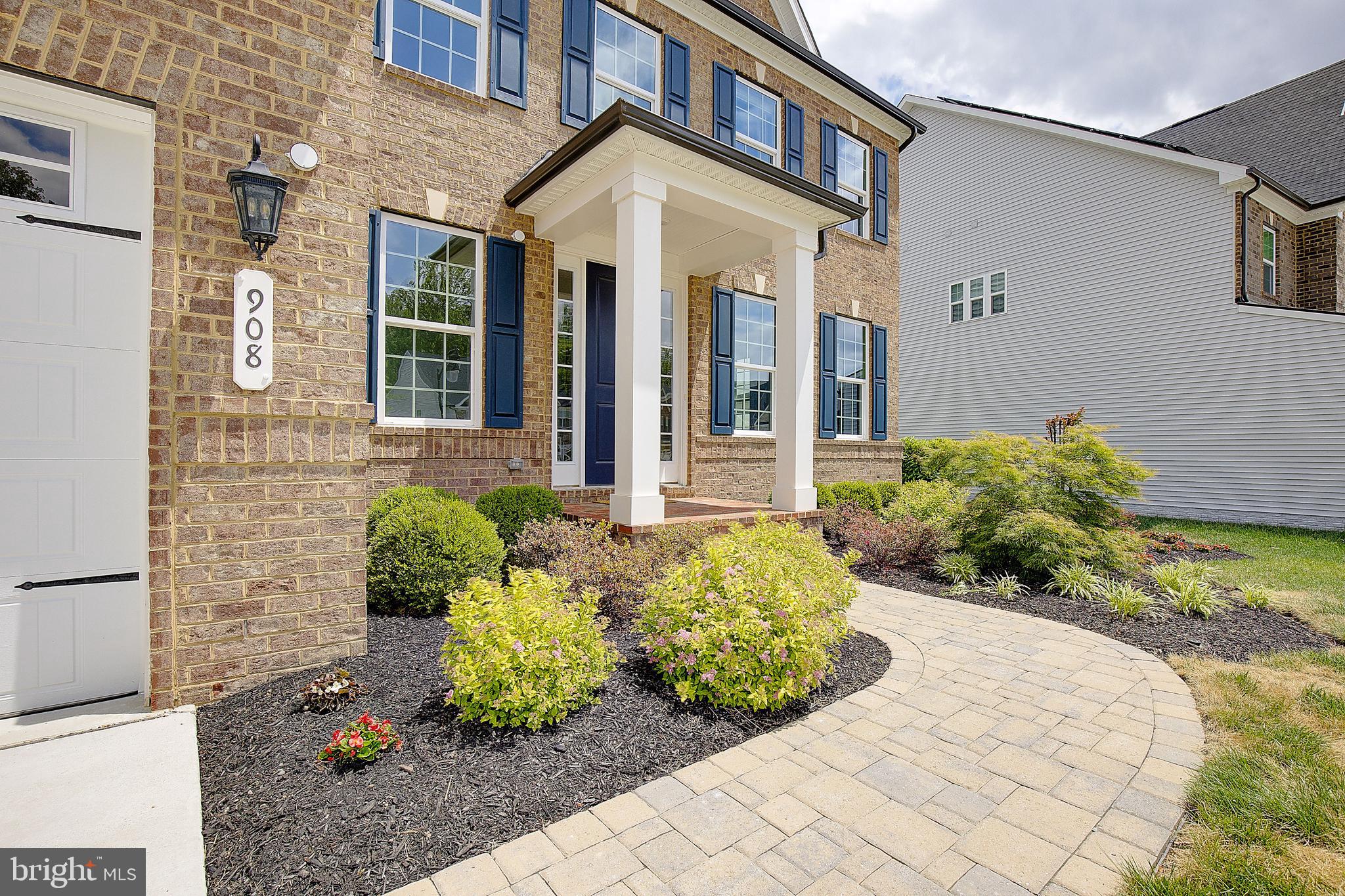 SOUTH LAKE - Residential