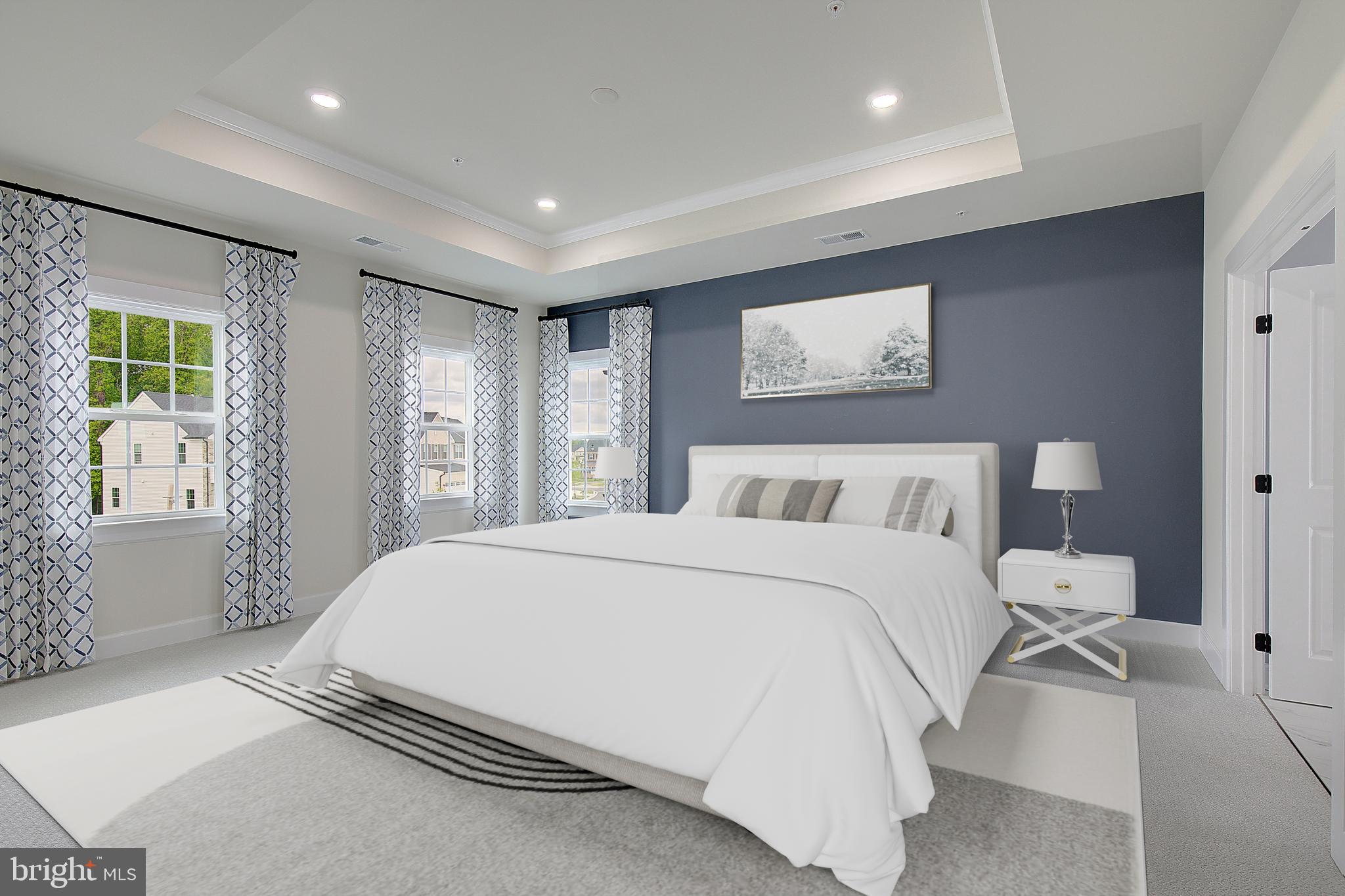 SOUTH LAKE - Residential